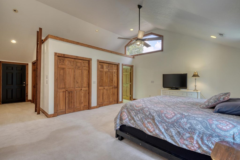 1007 Valley River Avenue
