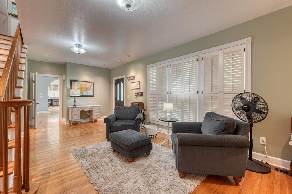 1007 Valley River Avenue