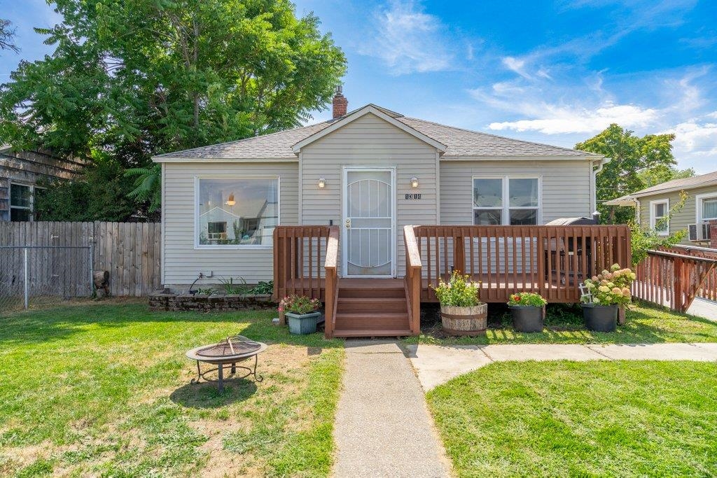 1314 E Lacrosse Ave