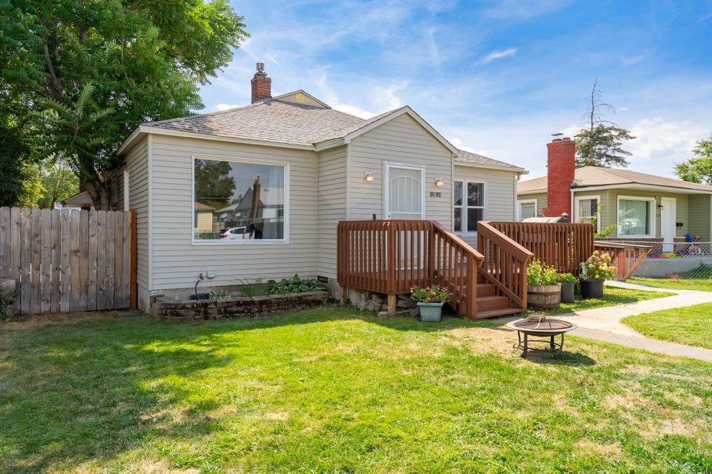 1314 E Lacrosse Ave