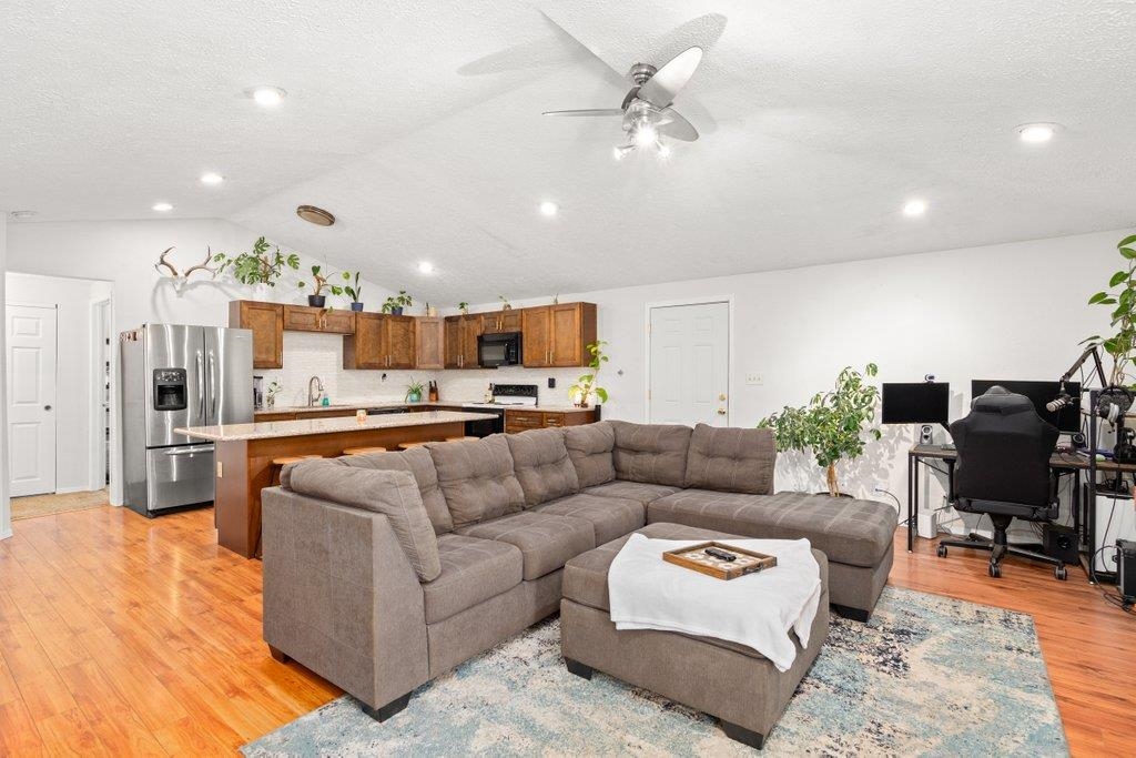1314 E Lacrosse Ave