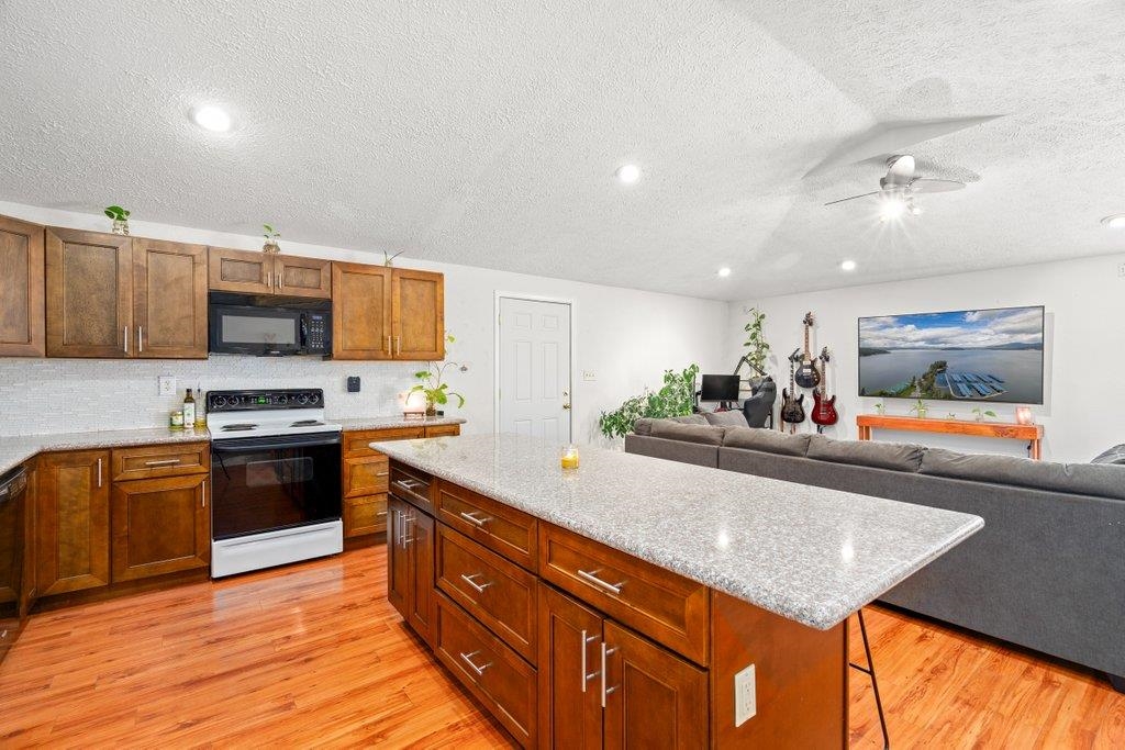 1314 E Lacrosse Ave