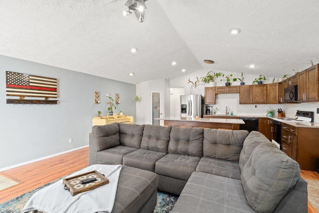 1314 E Lacrosse Ave