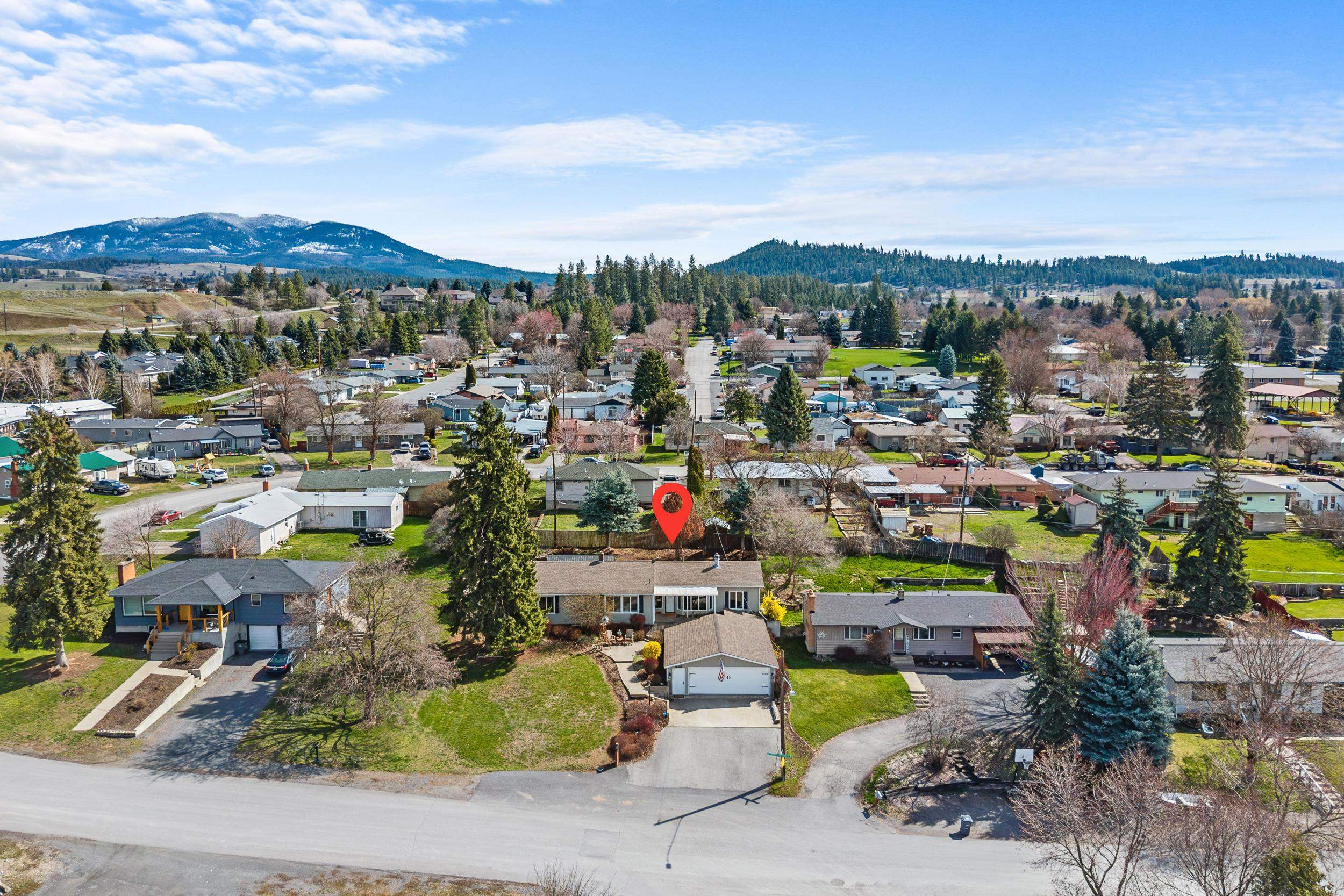 102 Crestview Dr