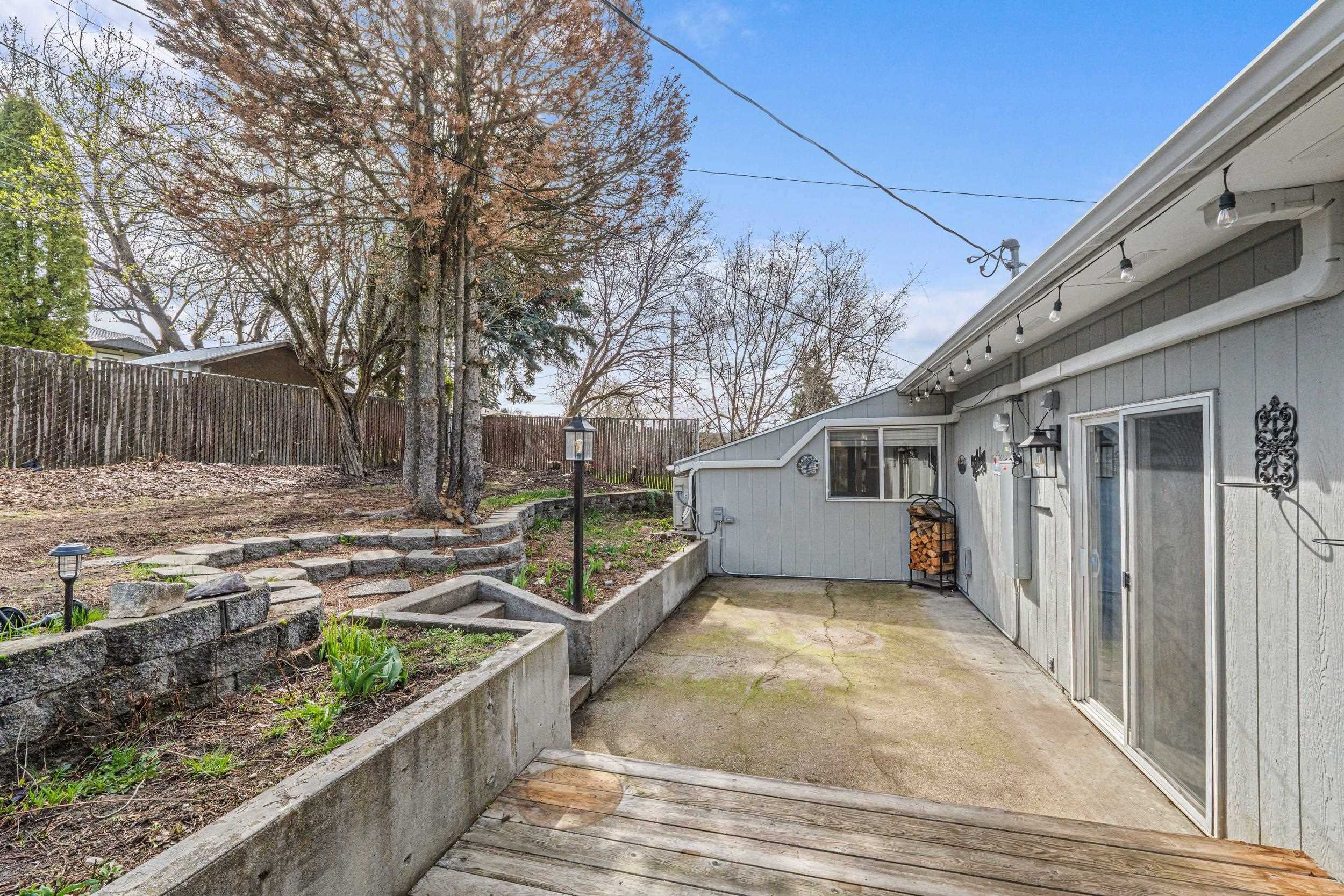102 Crestview Dr