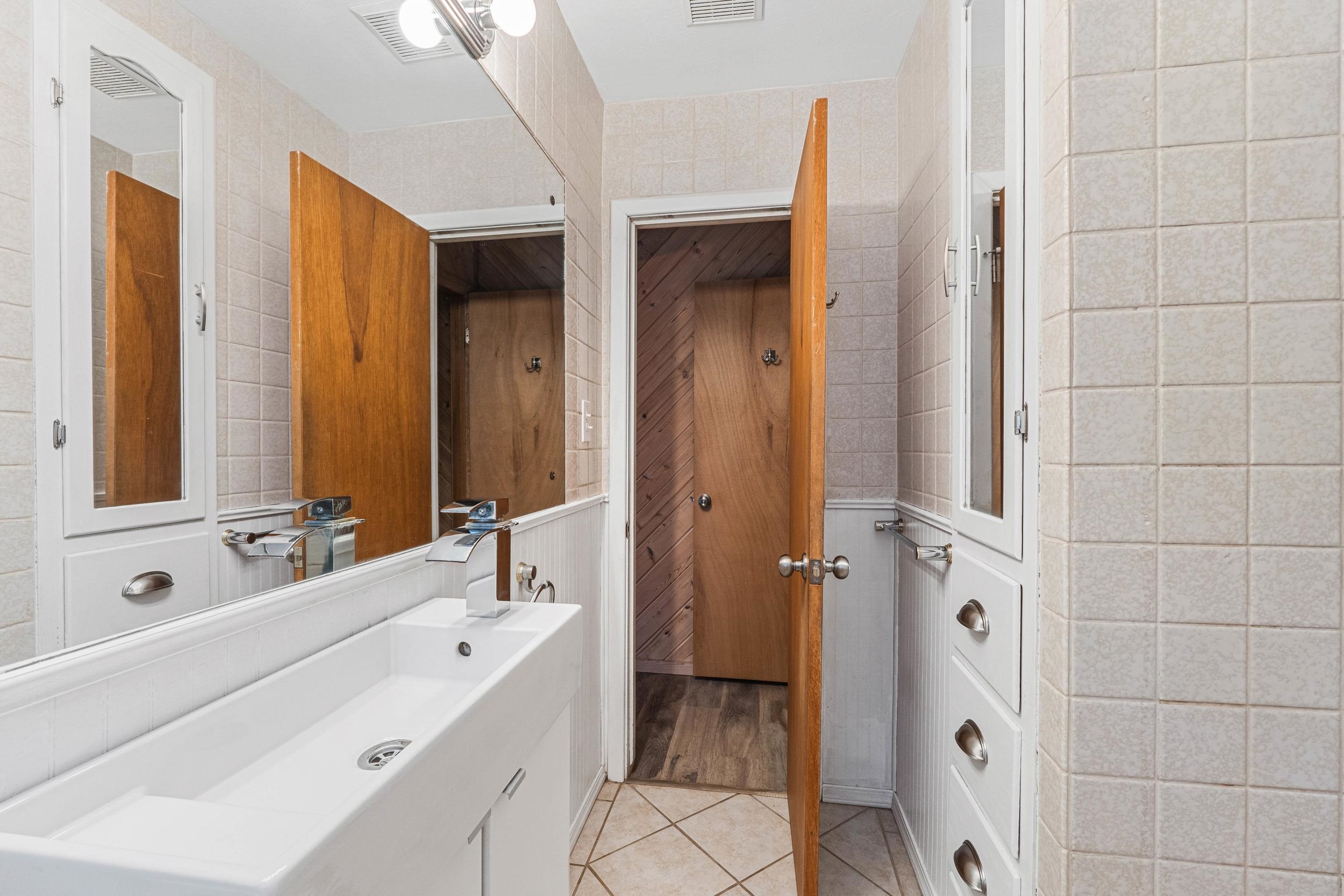 102 Crestview Dr