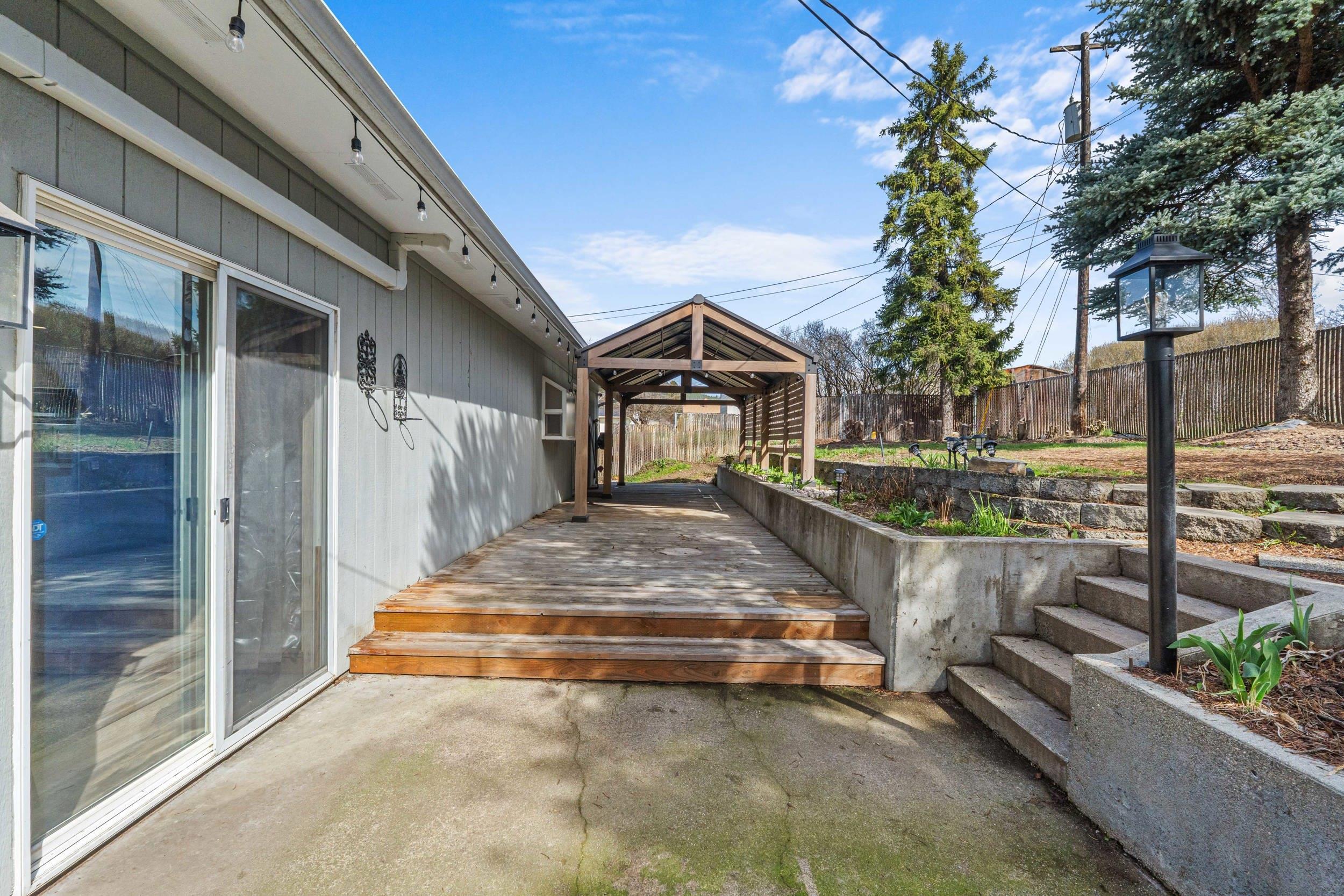 102 Crestview Dr