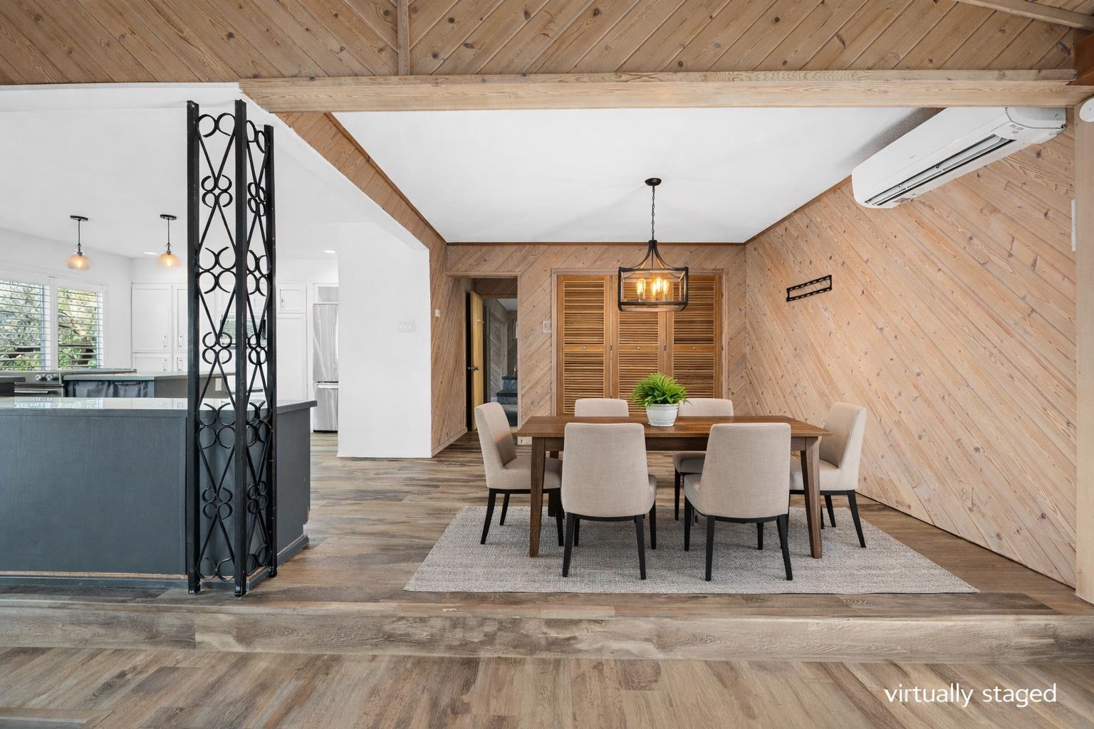 102 Crestview Dr