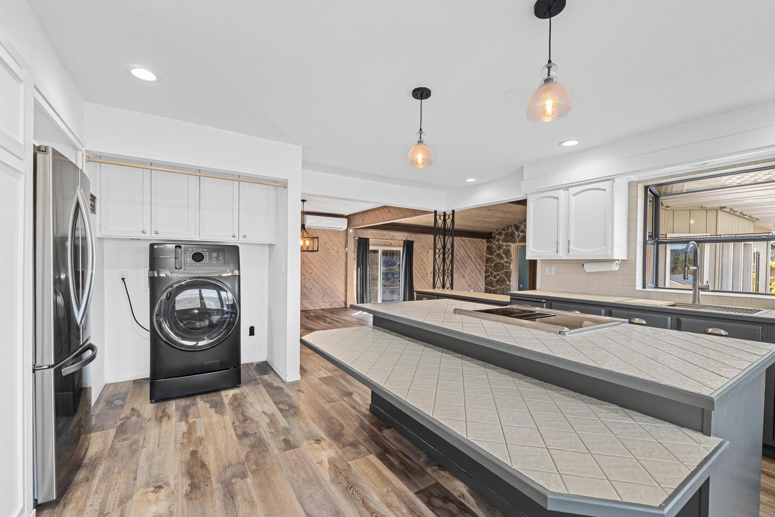 102 Crestview Dr