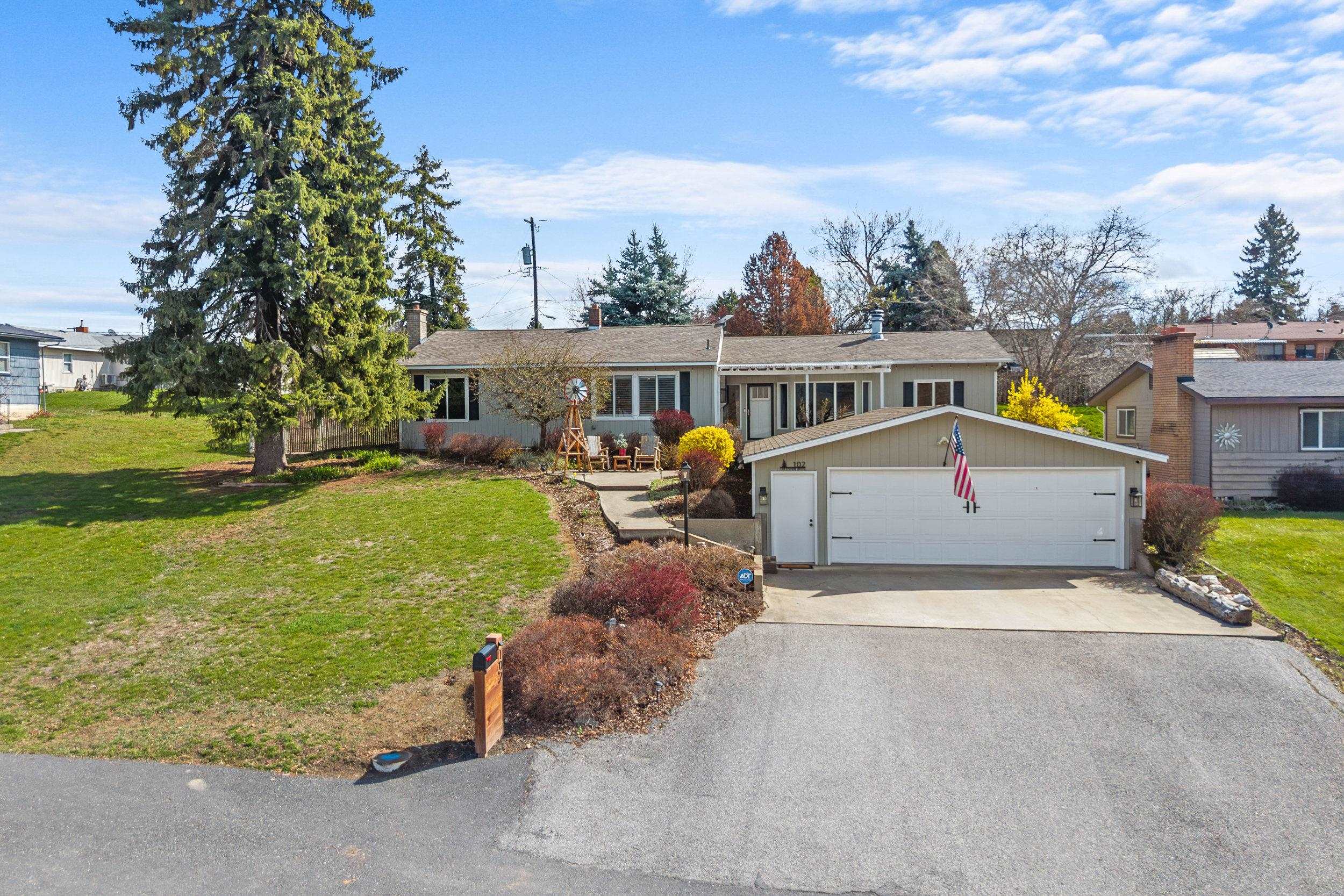 102 Crestview Dr