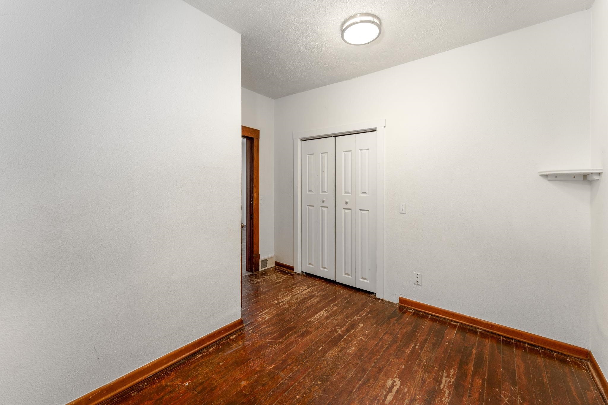 1804 W Augusta Ave