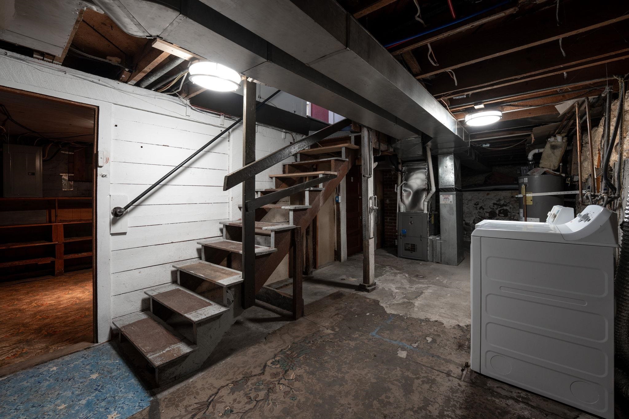 1804 W Augusta Ave
