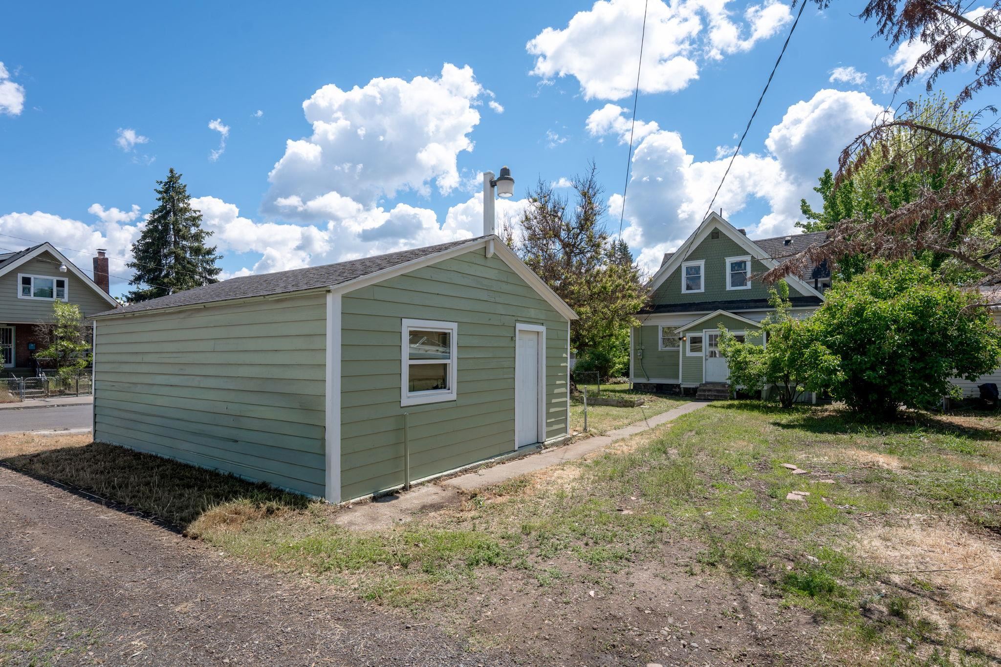 1804 W Augusta Ave