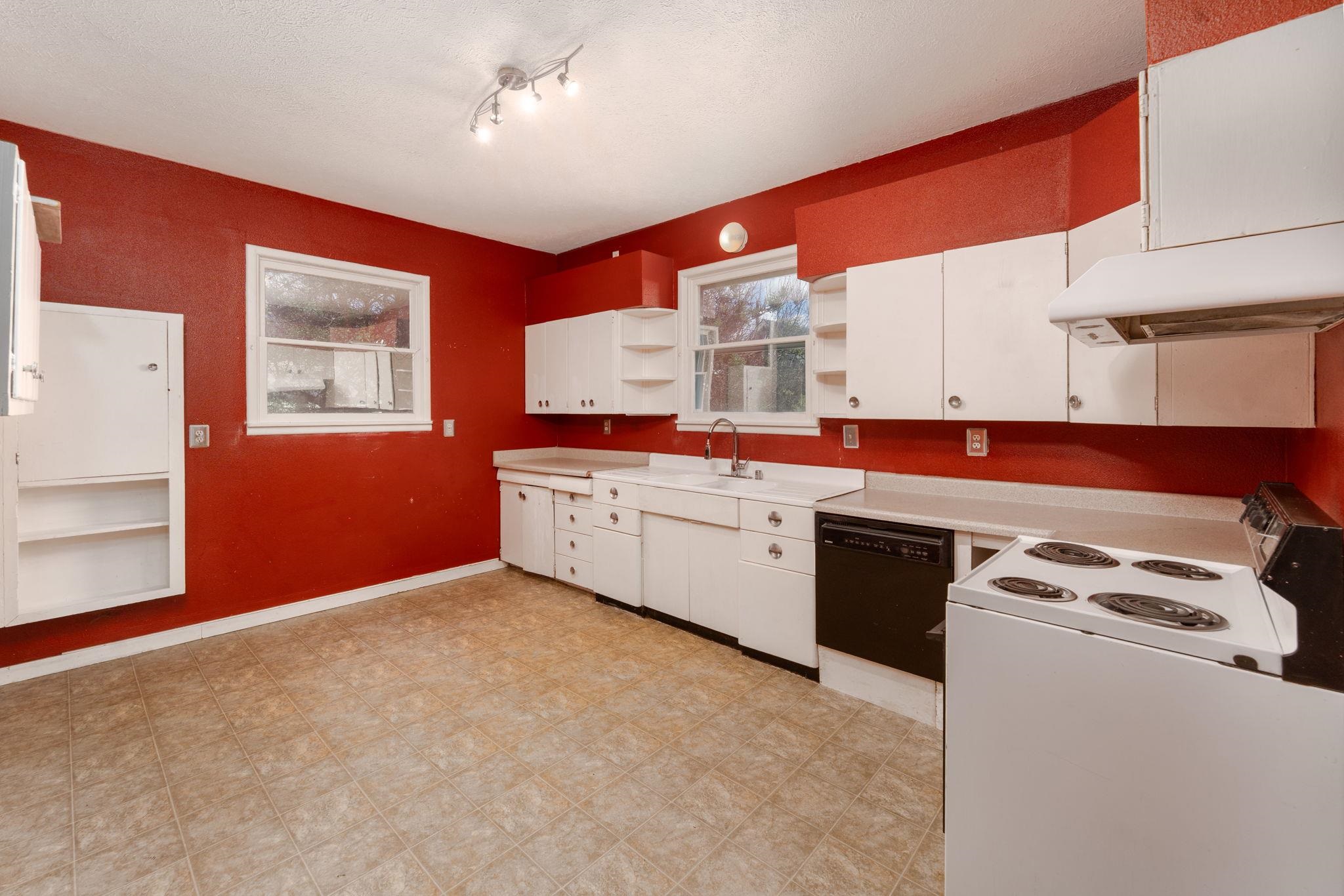 1804 W Augusta Ave