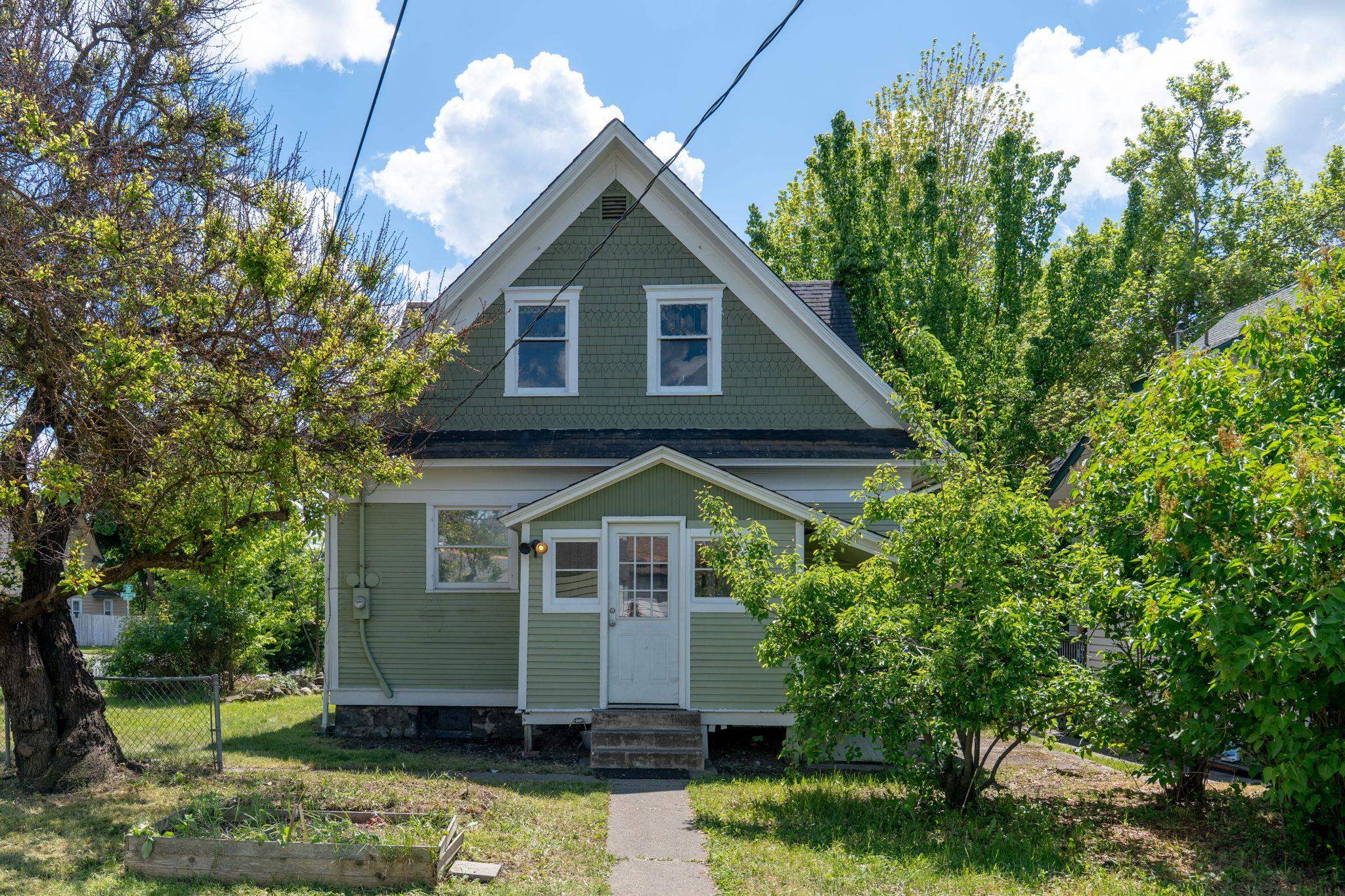 1804 W Augusta Ave