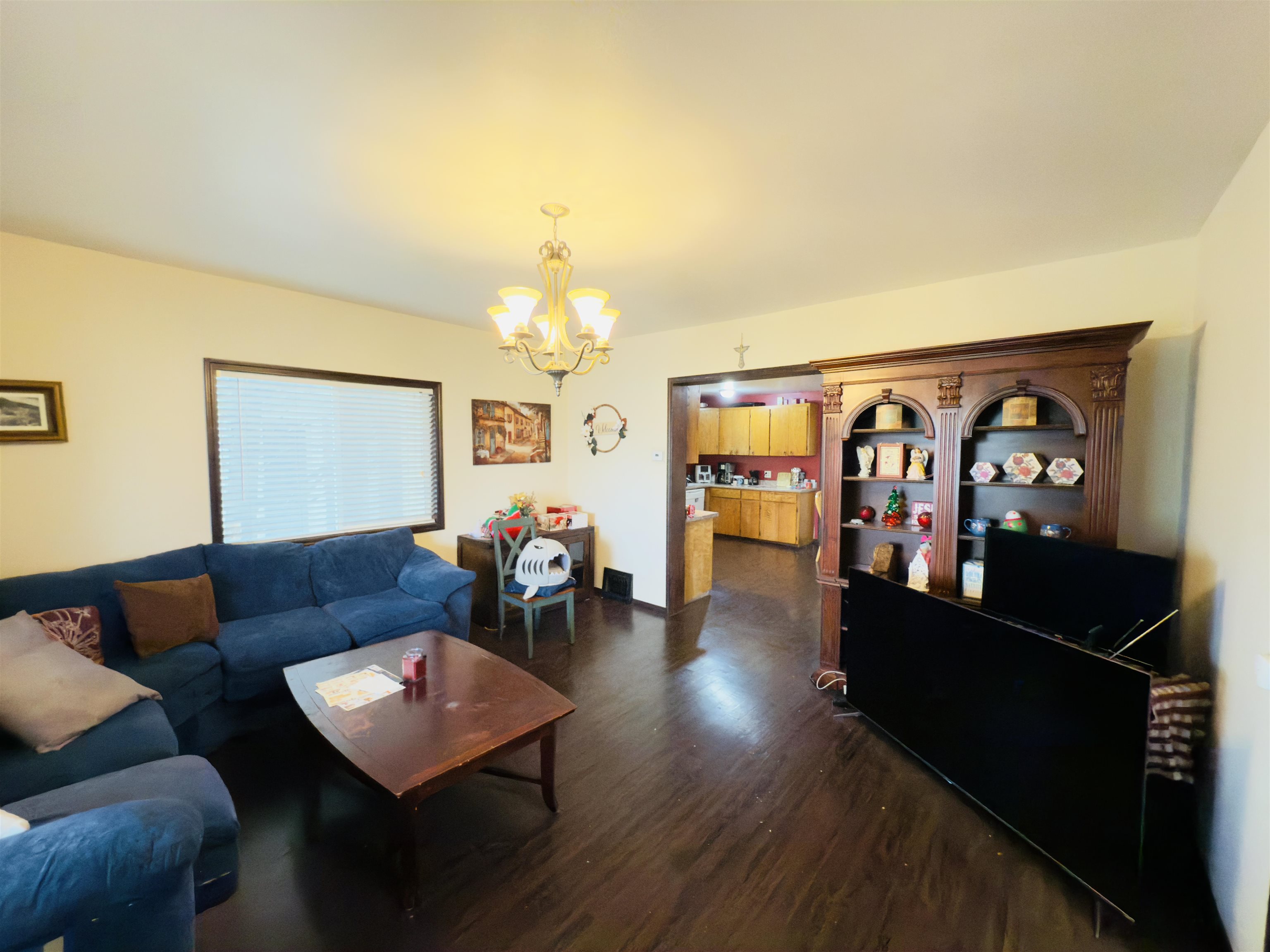1808 W Augusta Ave
