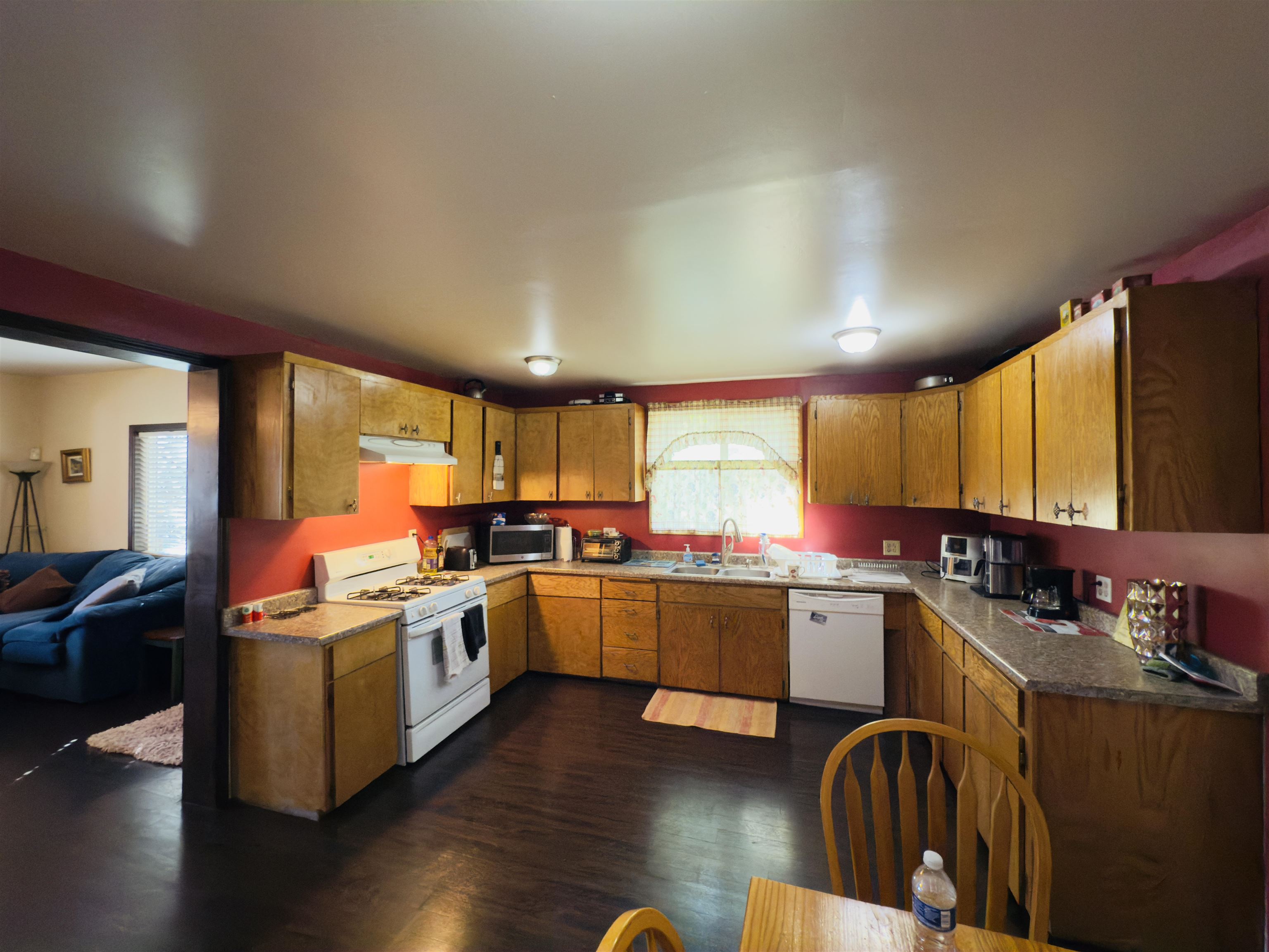 1808 W Augusta Ave