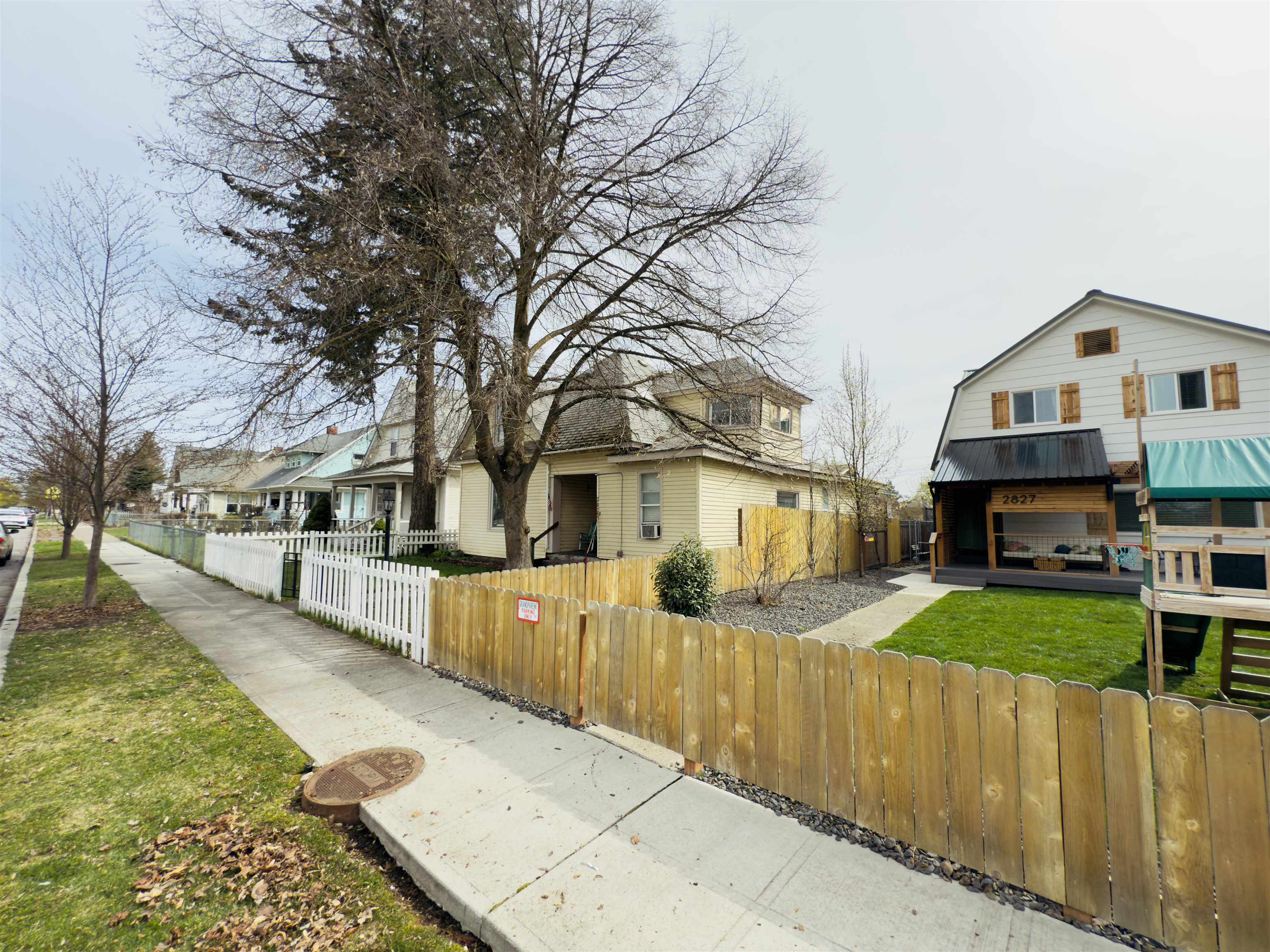 2823 W Sharp Ave