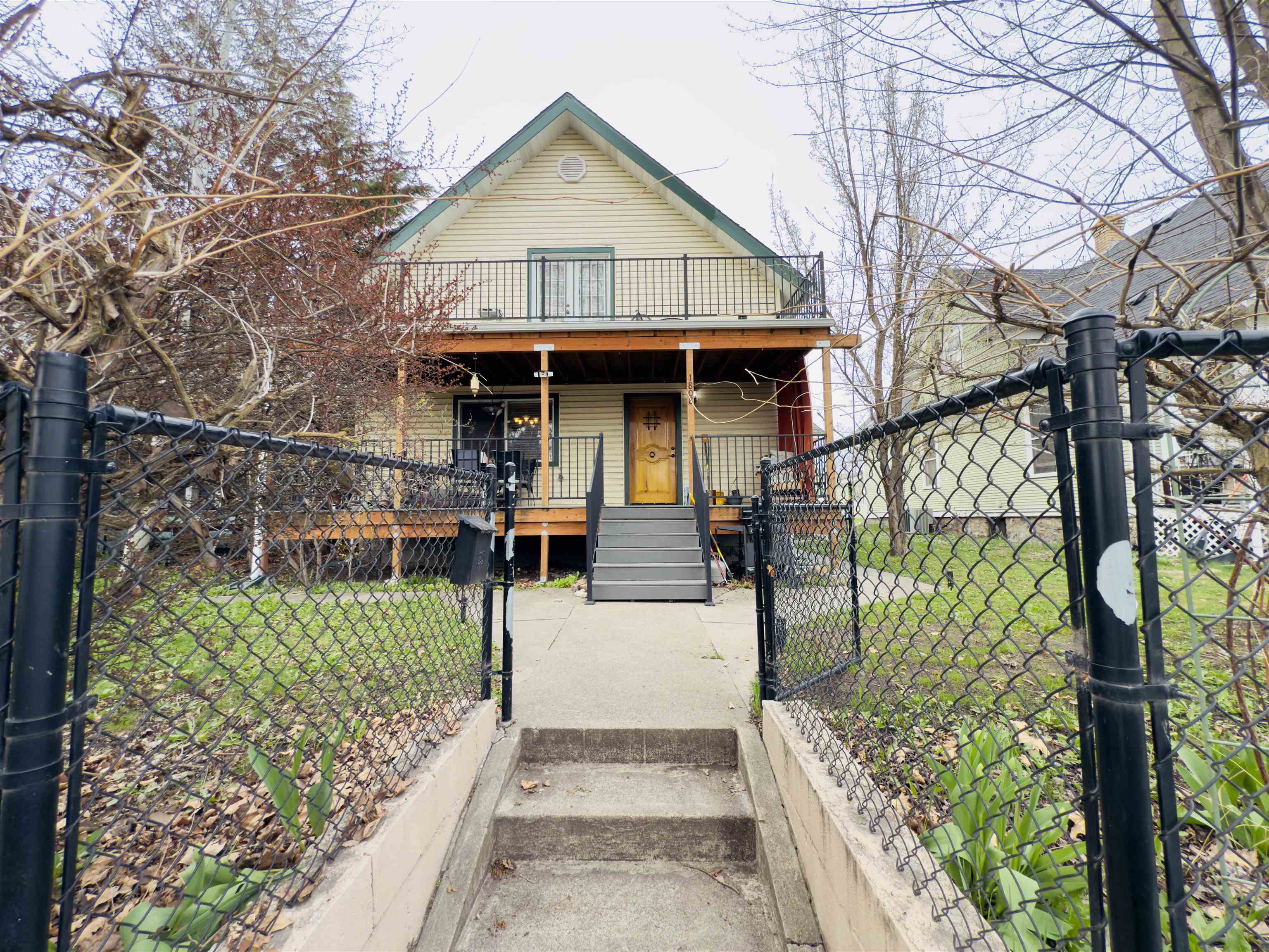 1808 W Augusta Ave