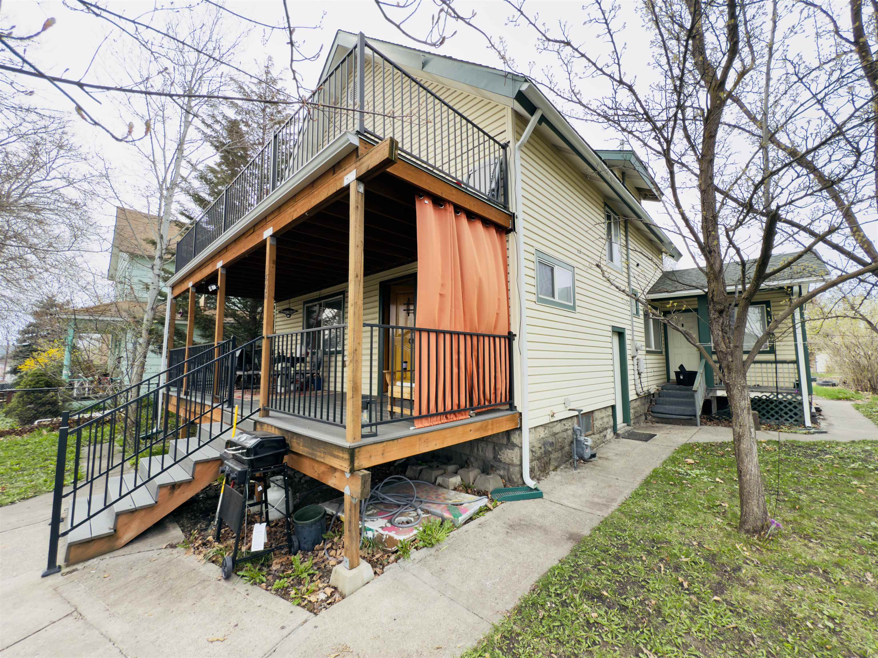 1808 W Augusta Ave