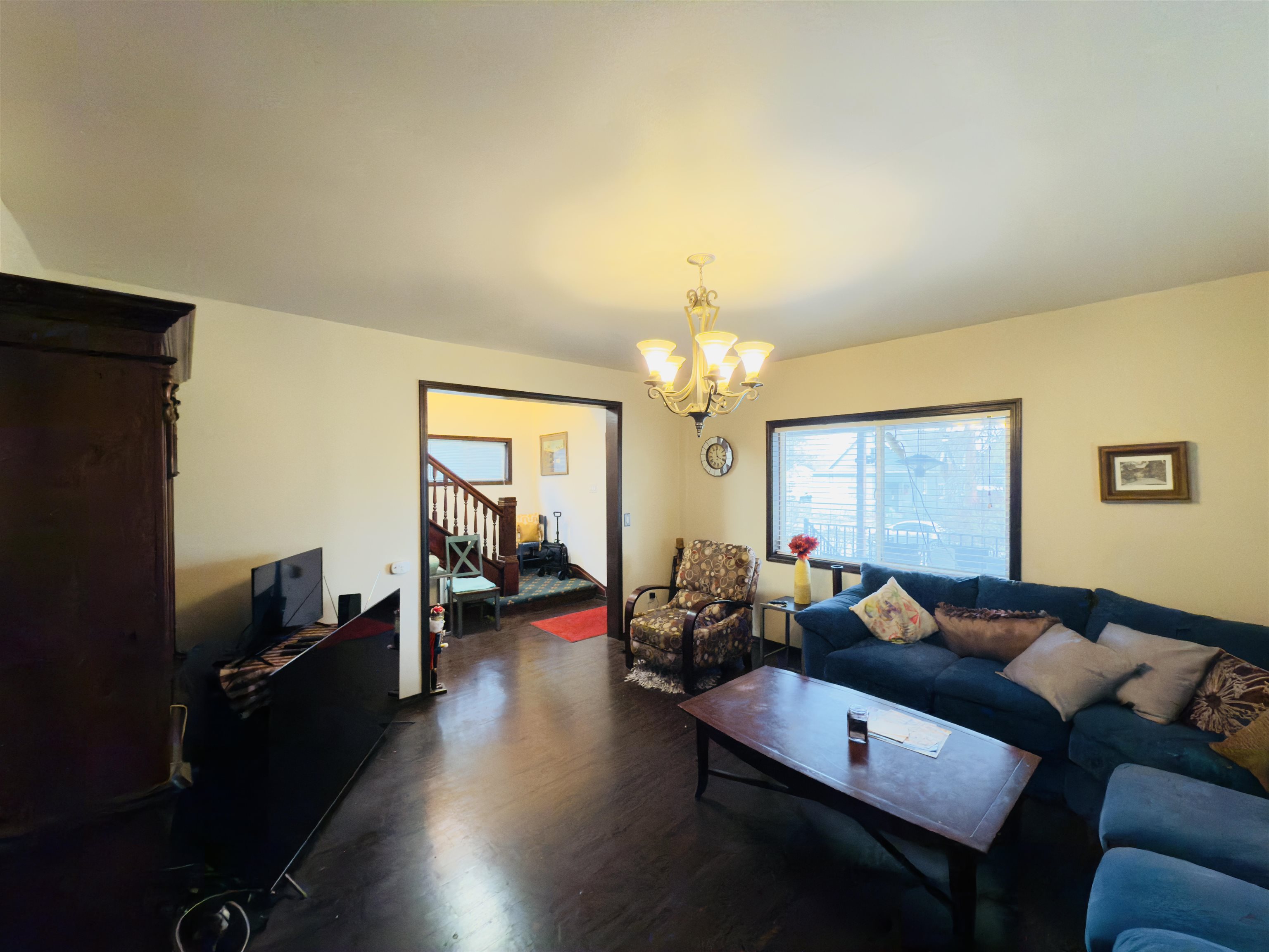 1808 W Augusta Ave