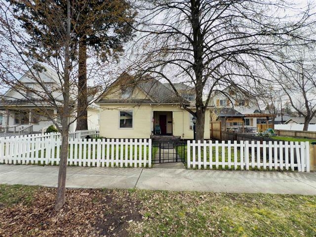 2823 W Sharp Ave