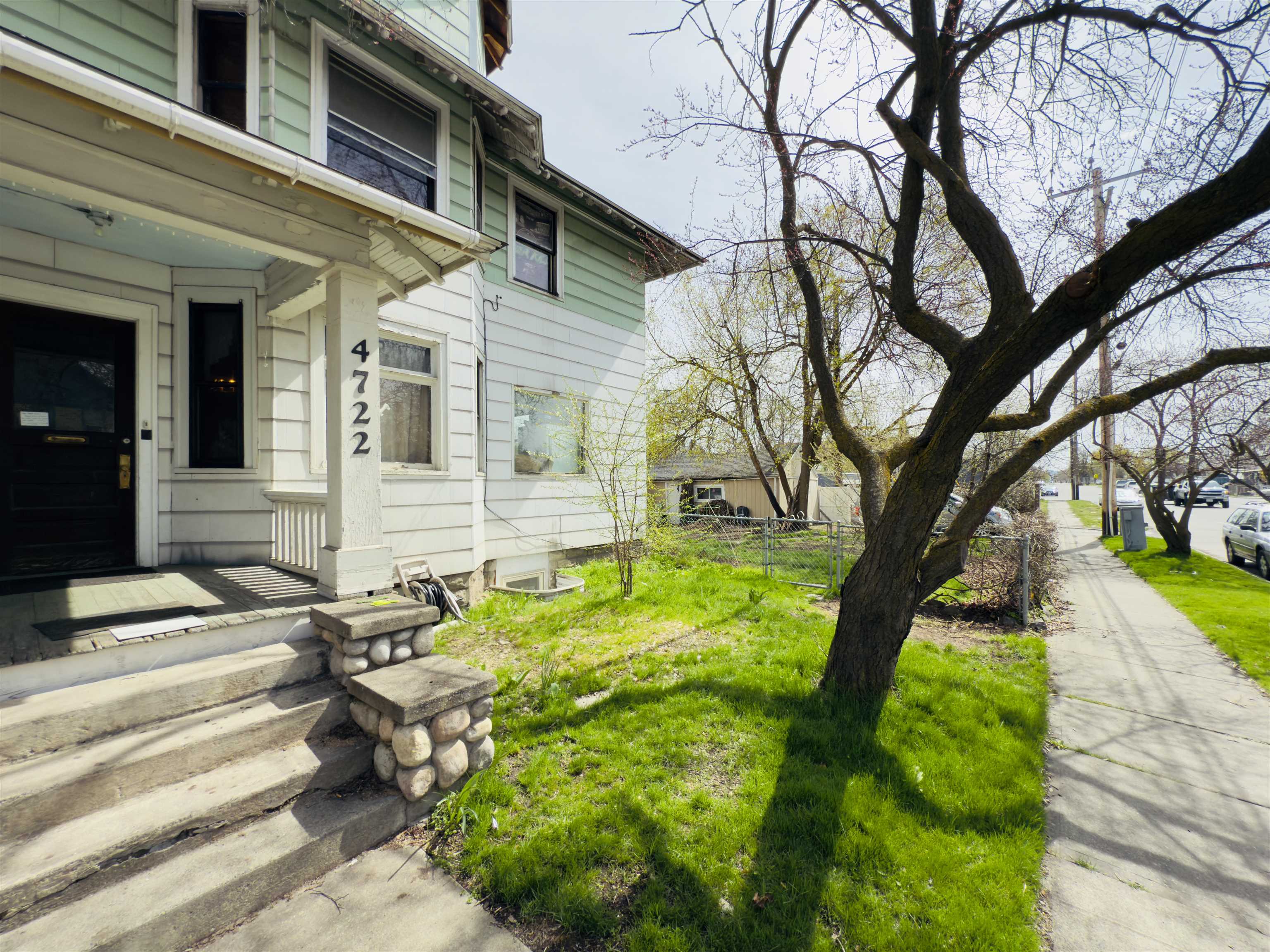 4722 N Regal St