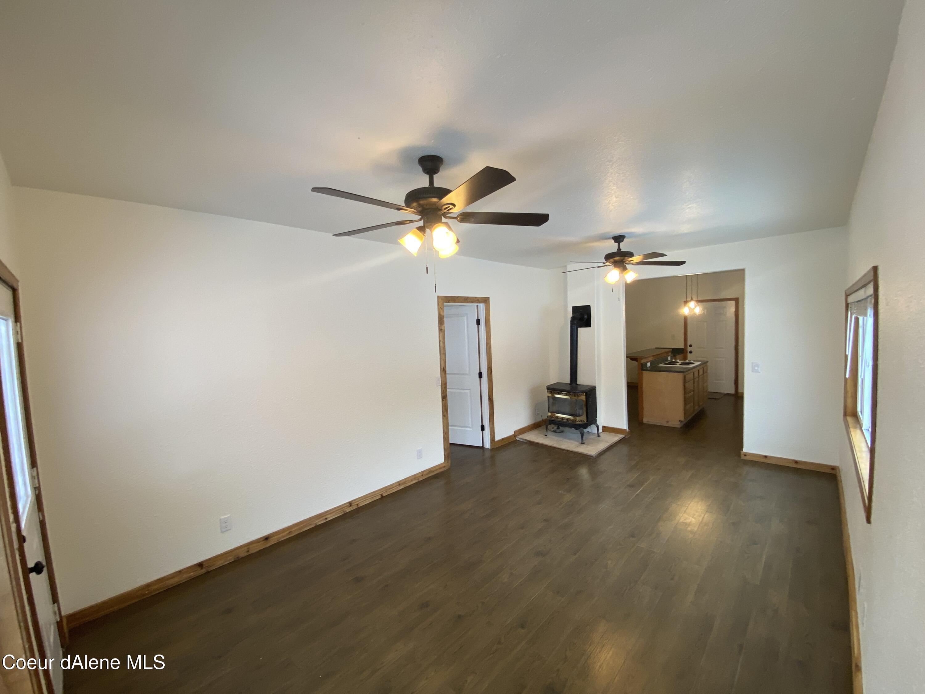 16 W Mullan Ave