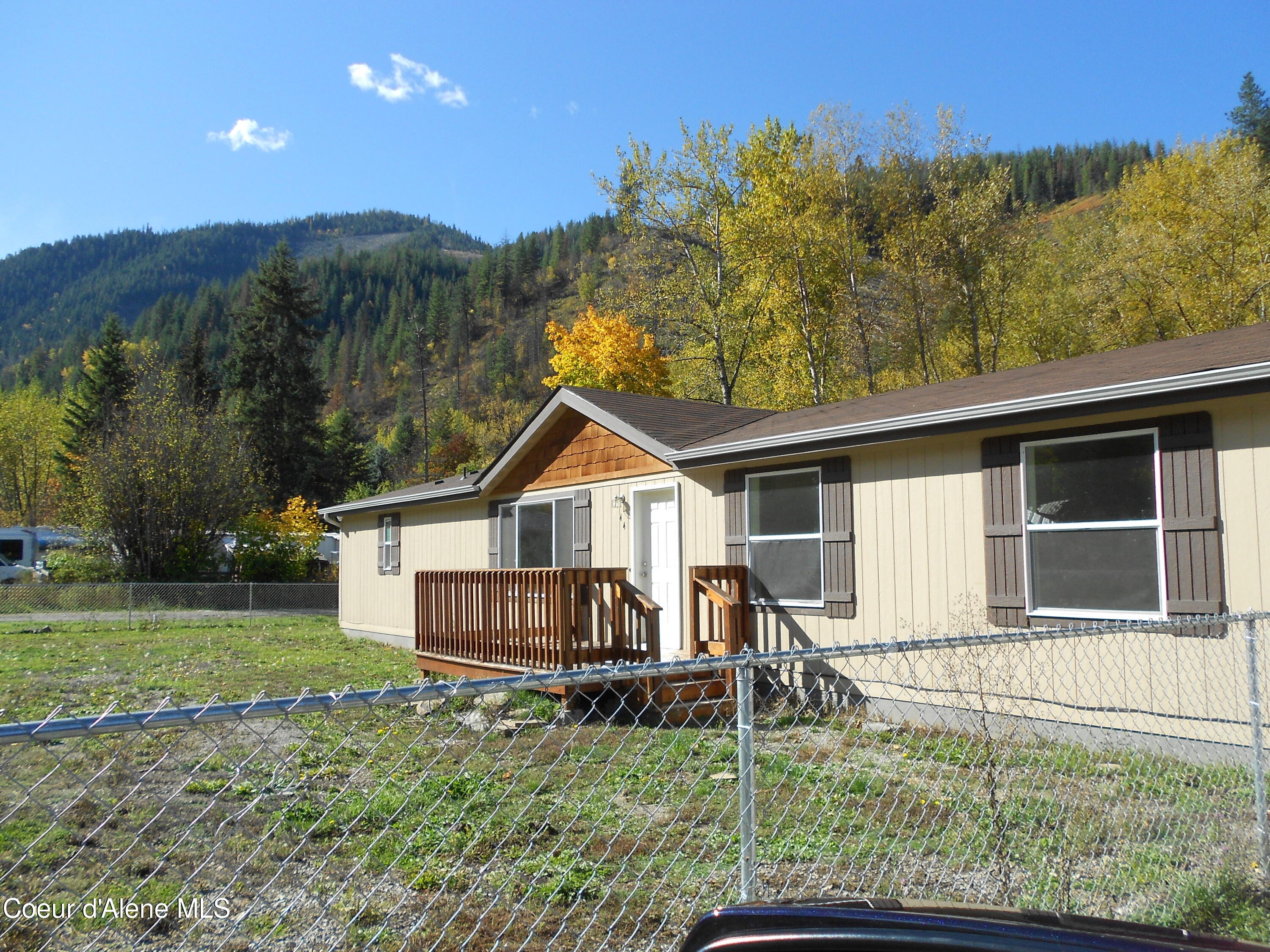44 Crescent Dr
