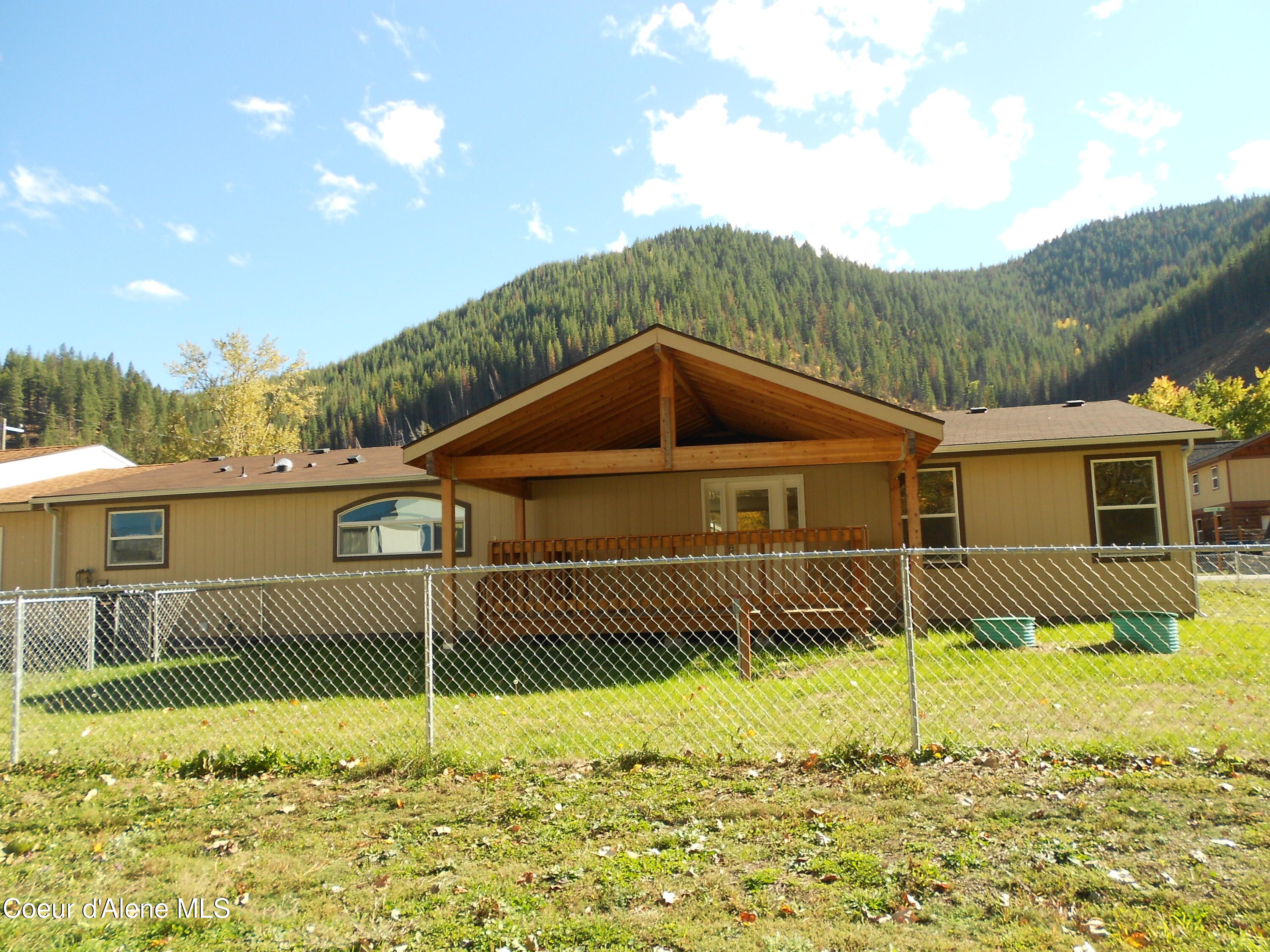44 Crescent Dr