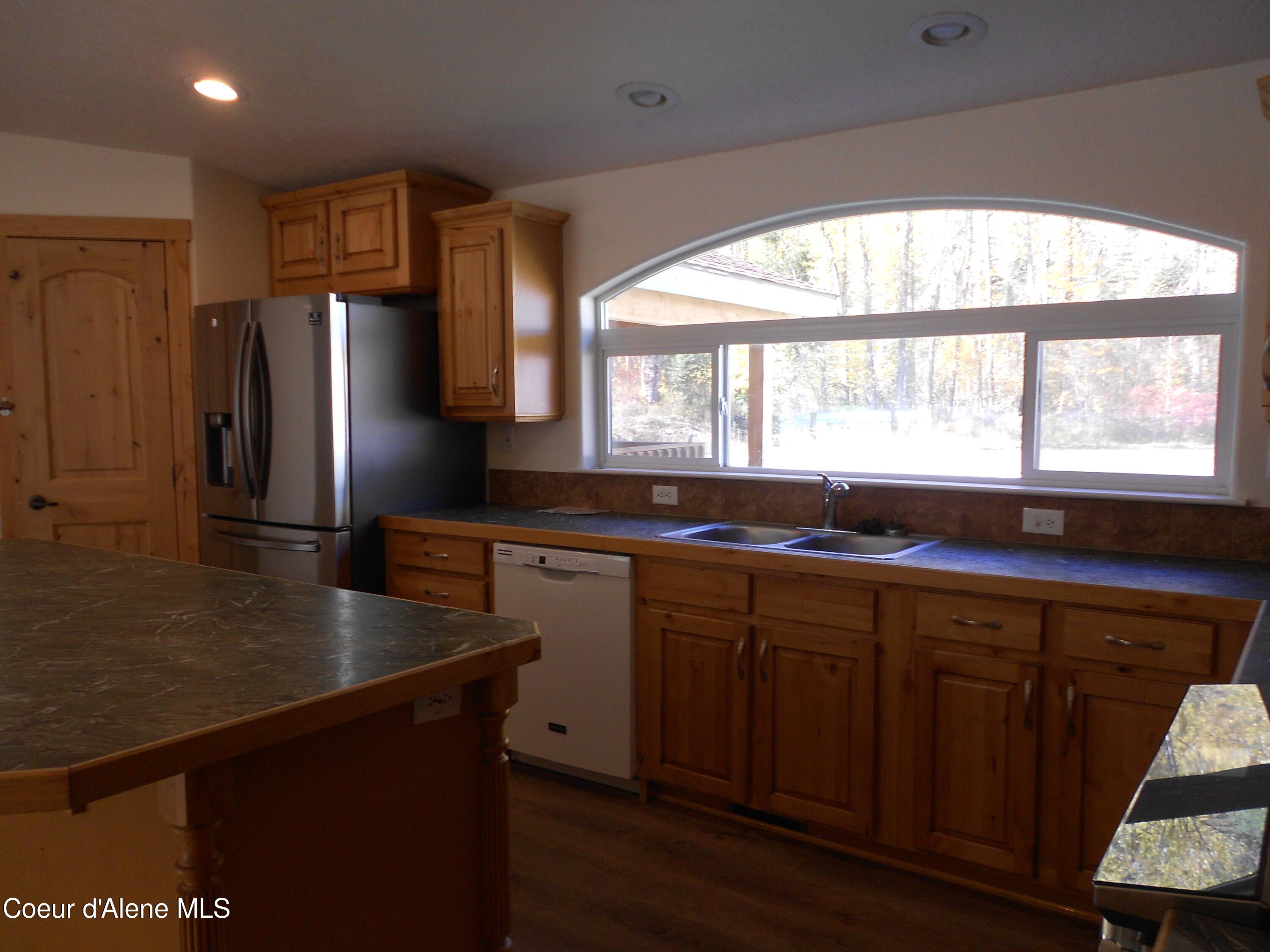 44 Crescent Dr