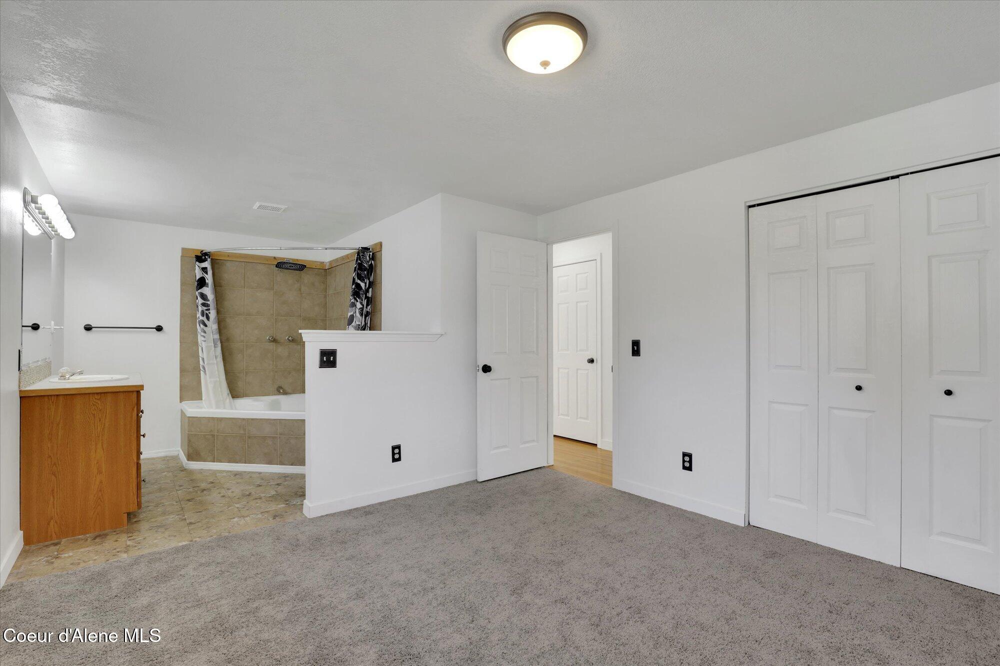12215 W Park Ln