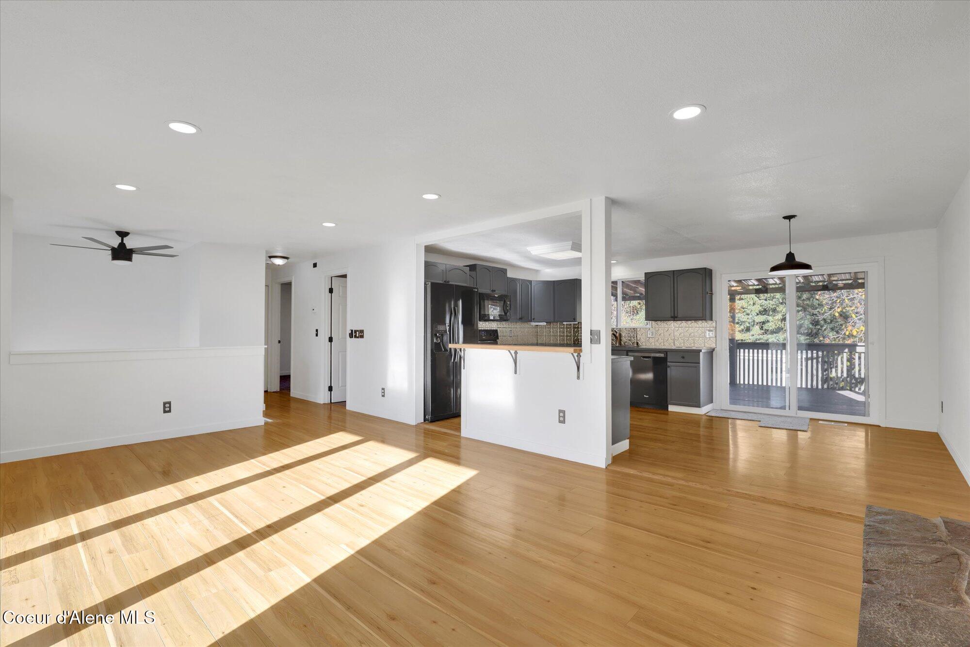 12215 W Park Ln