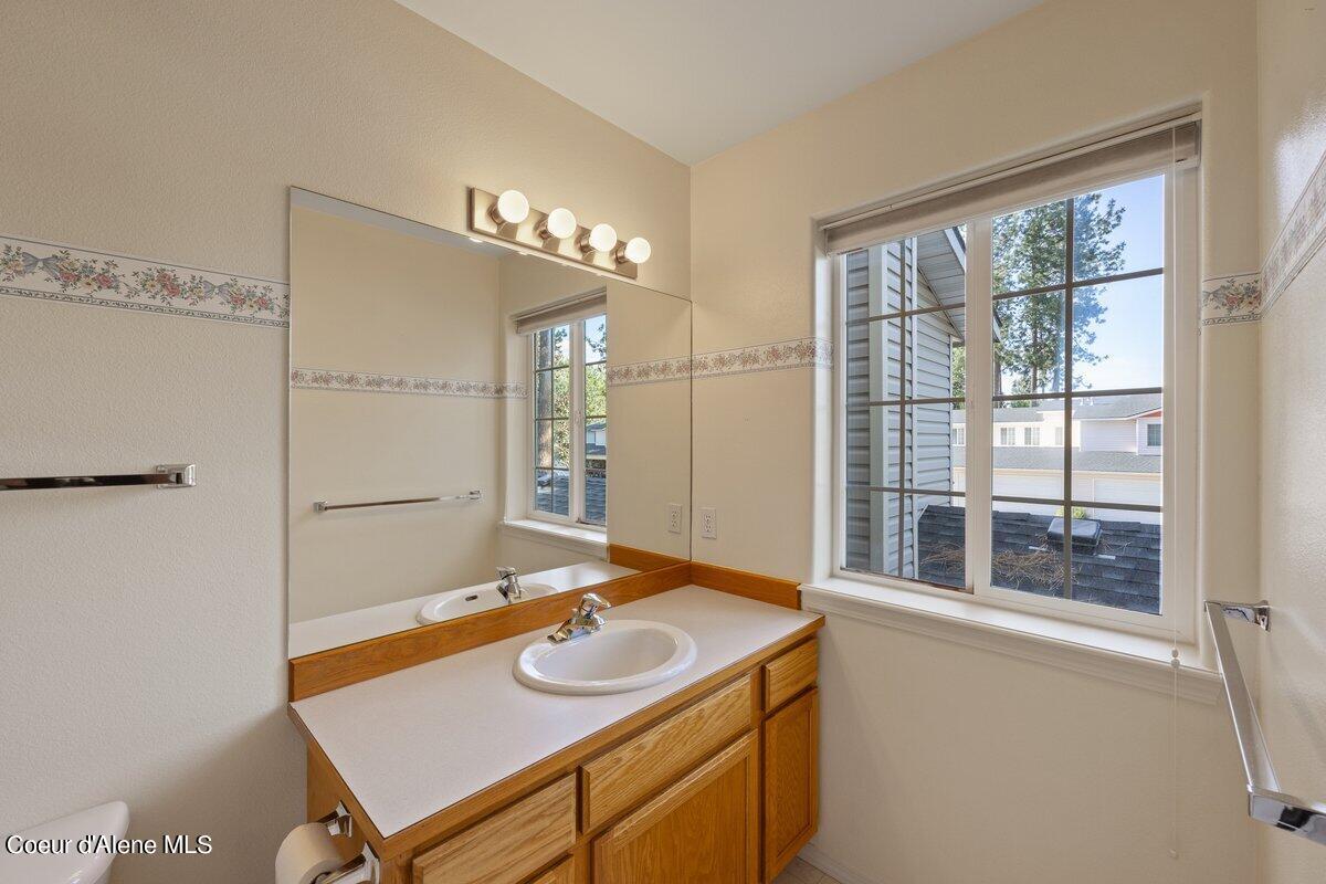 214 E KNOTTY PINE LN, Coeur d'Alene