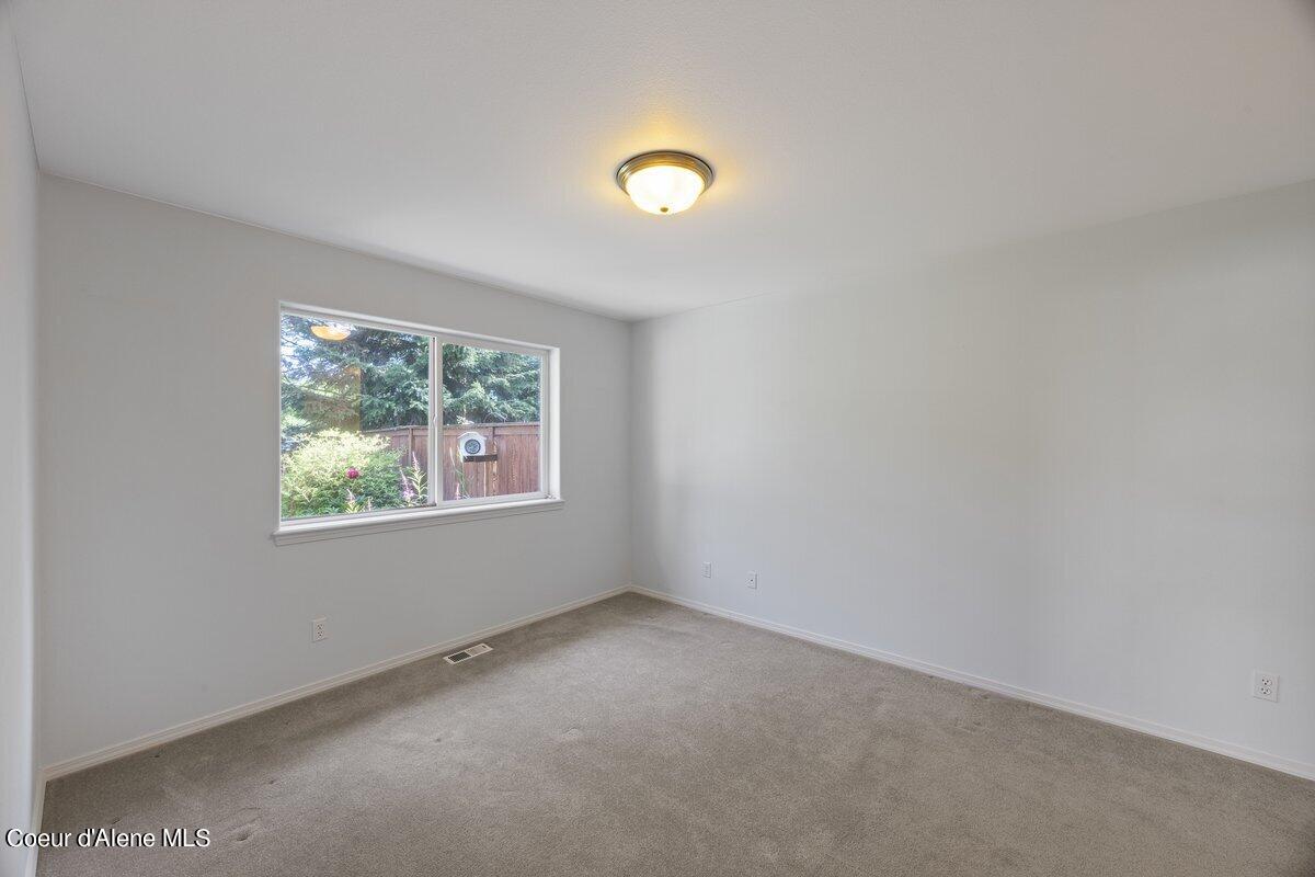 214 E KNOTTY PINE LN, Coeur d'Alene