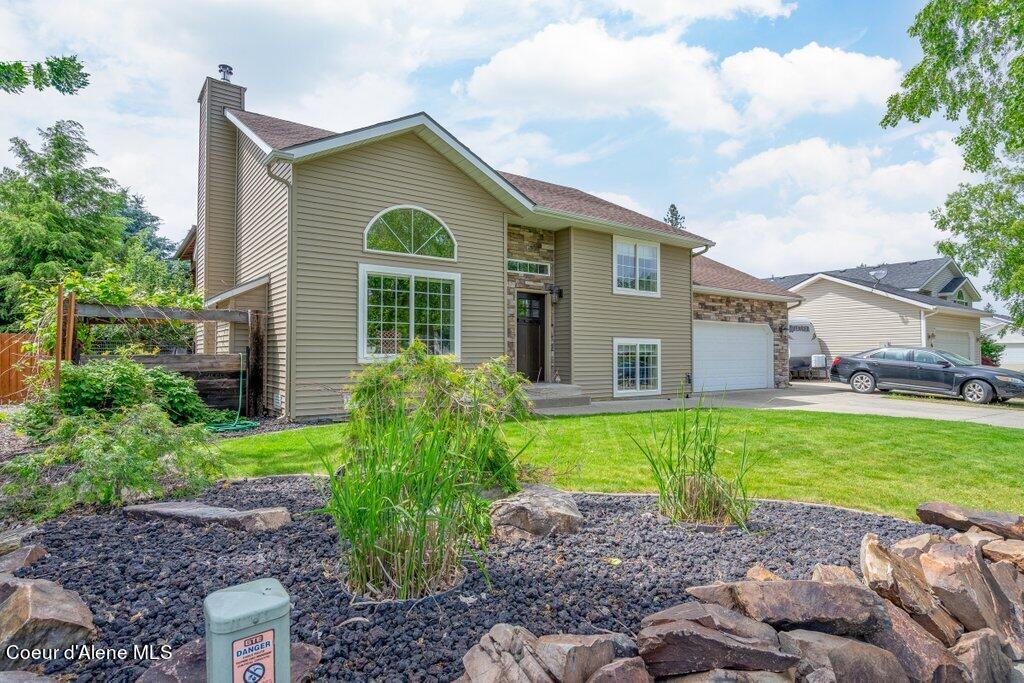 10505 N EMIG RD