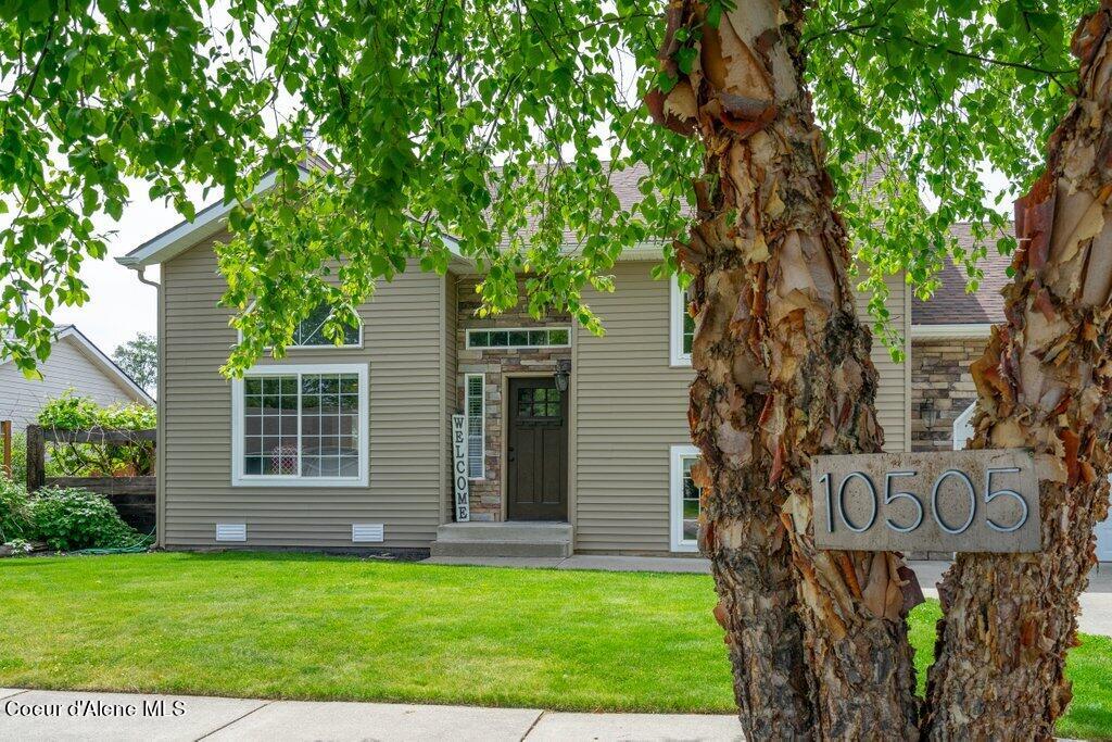 10505 N EMIG RD