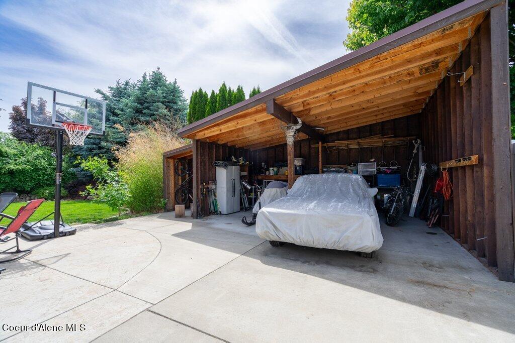 10505 N EMIG RD