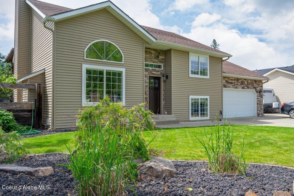 10505 N EMIG RD
