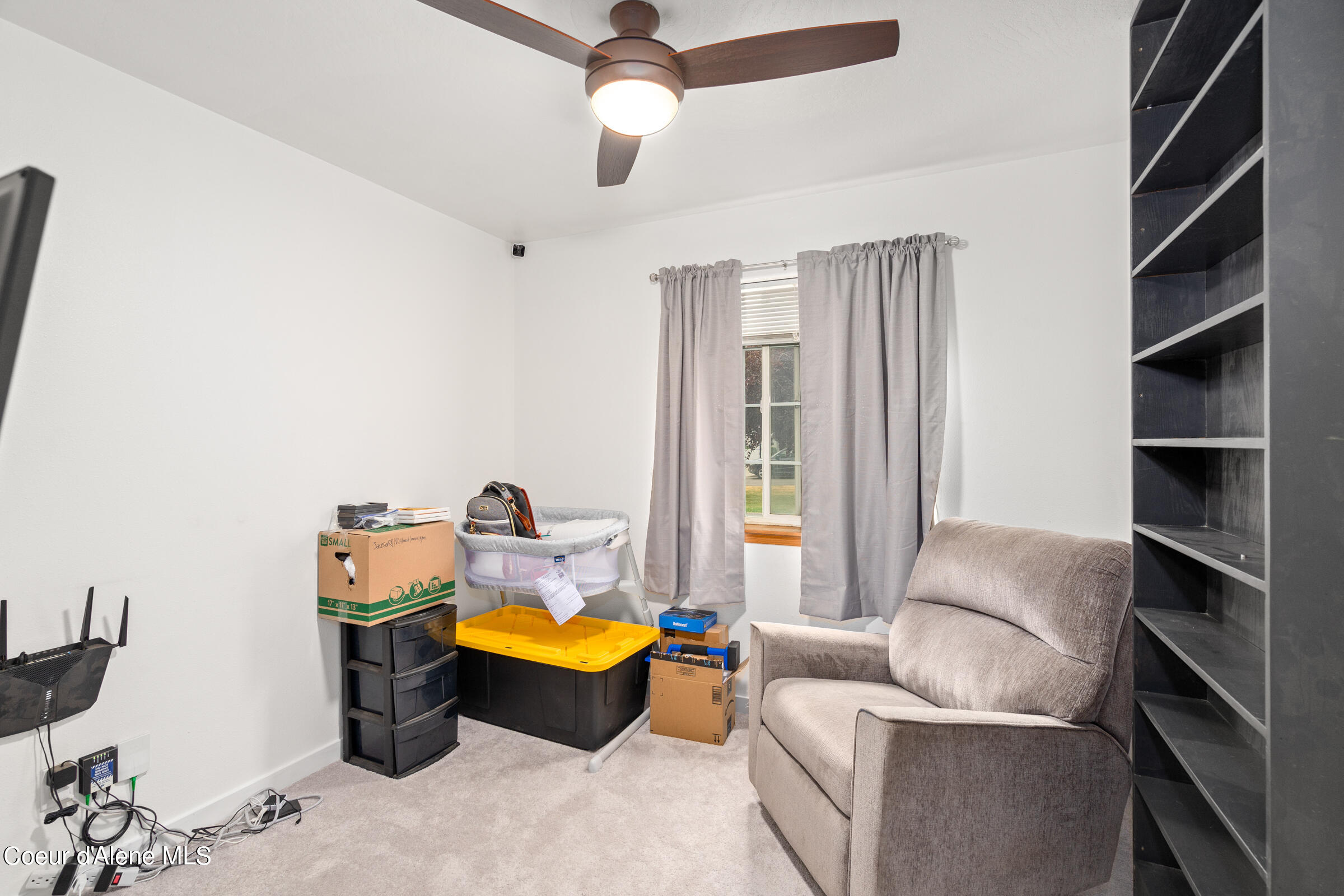 806 E GLACIER PEAK DR