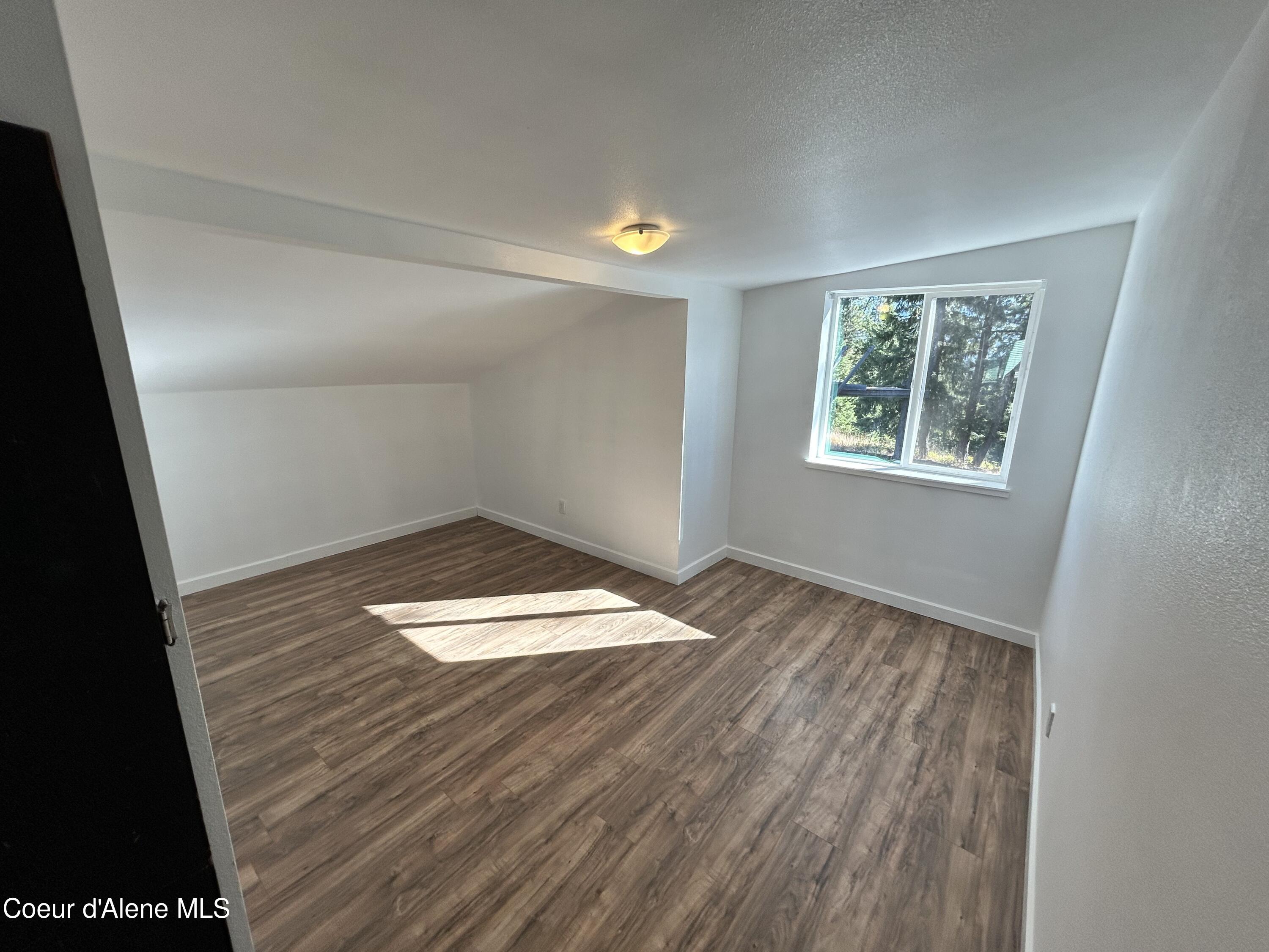 489 E Jefferson Ave