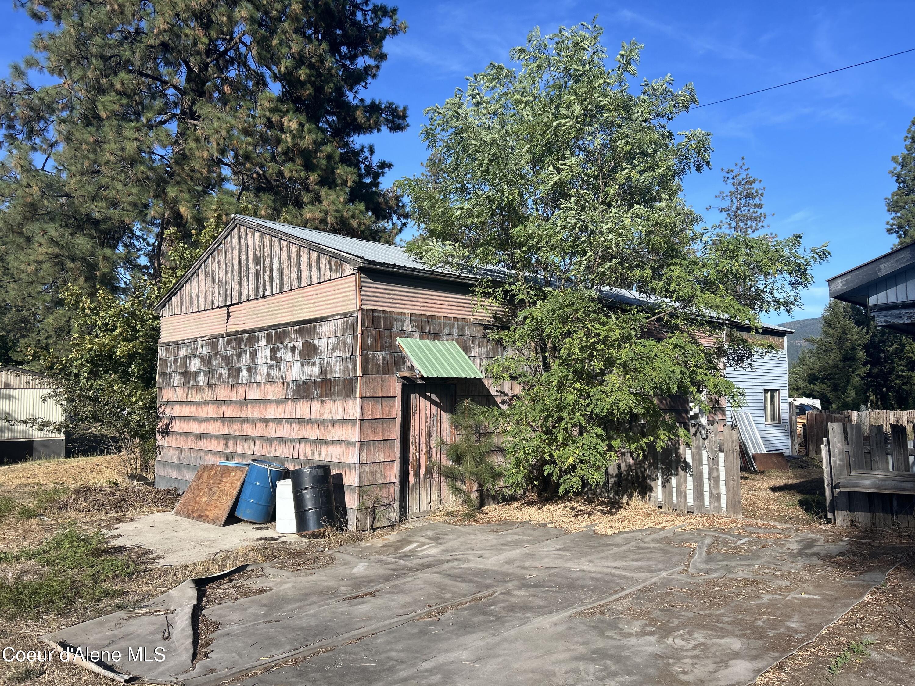489 E Jefferson Ave