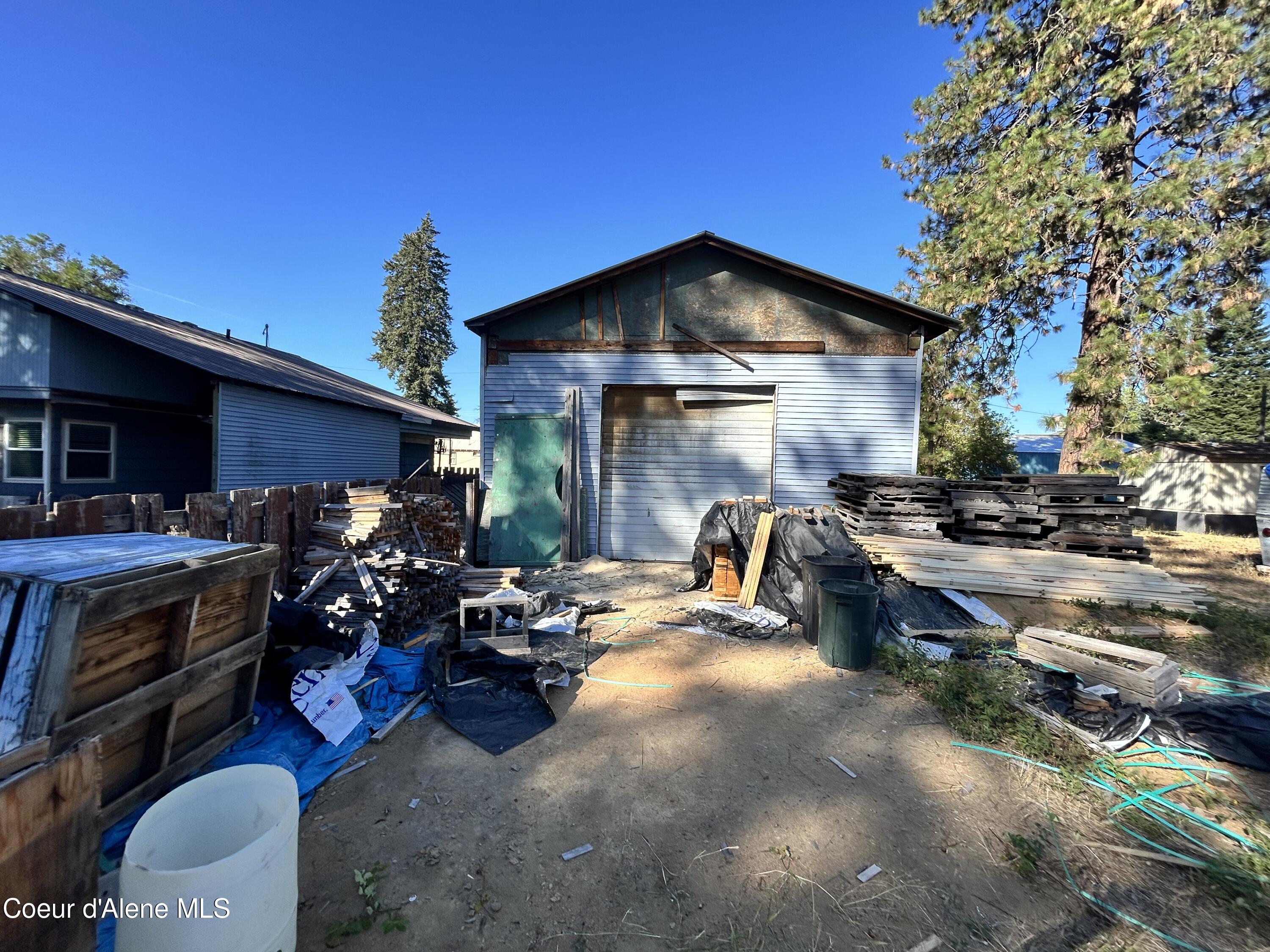 489 E Jefferson Ave