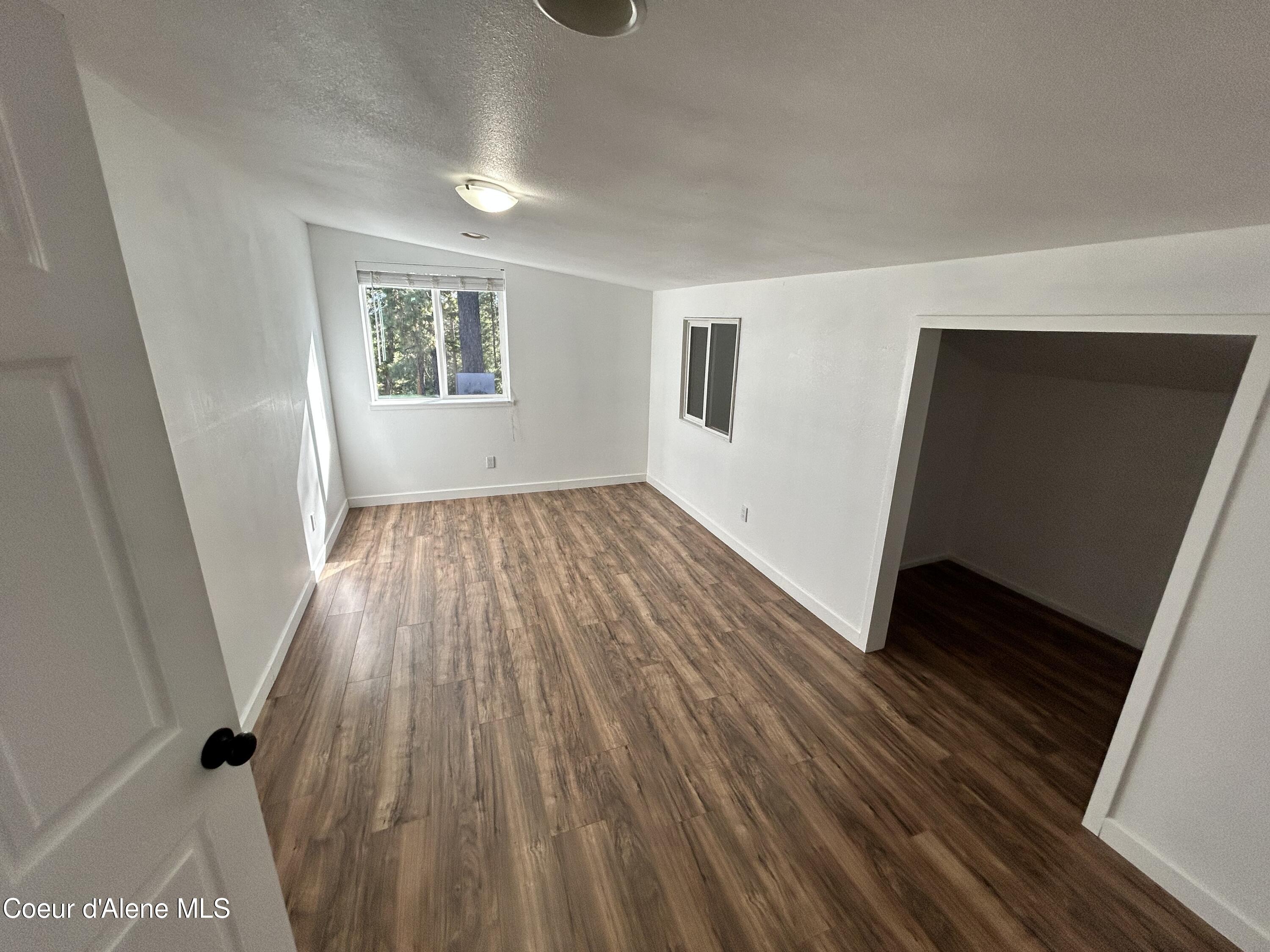 489 E Jefferson Ave