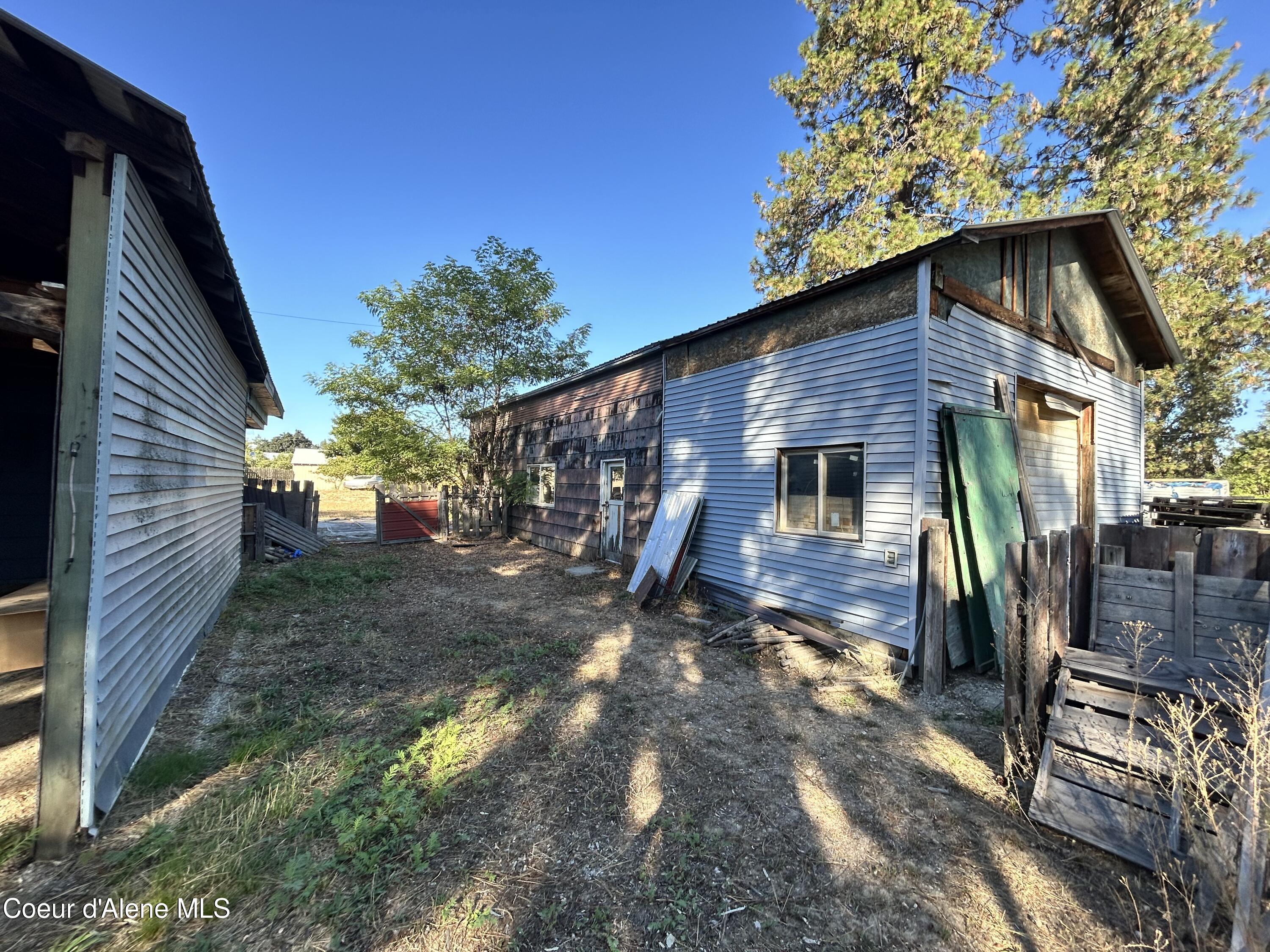489 E Jefferson Ave