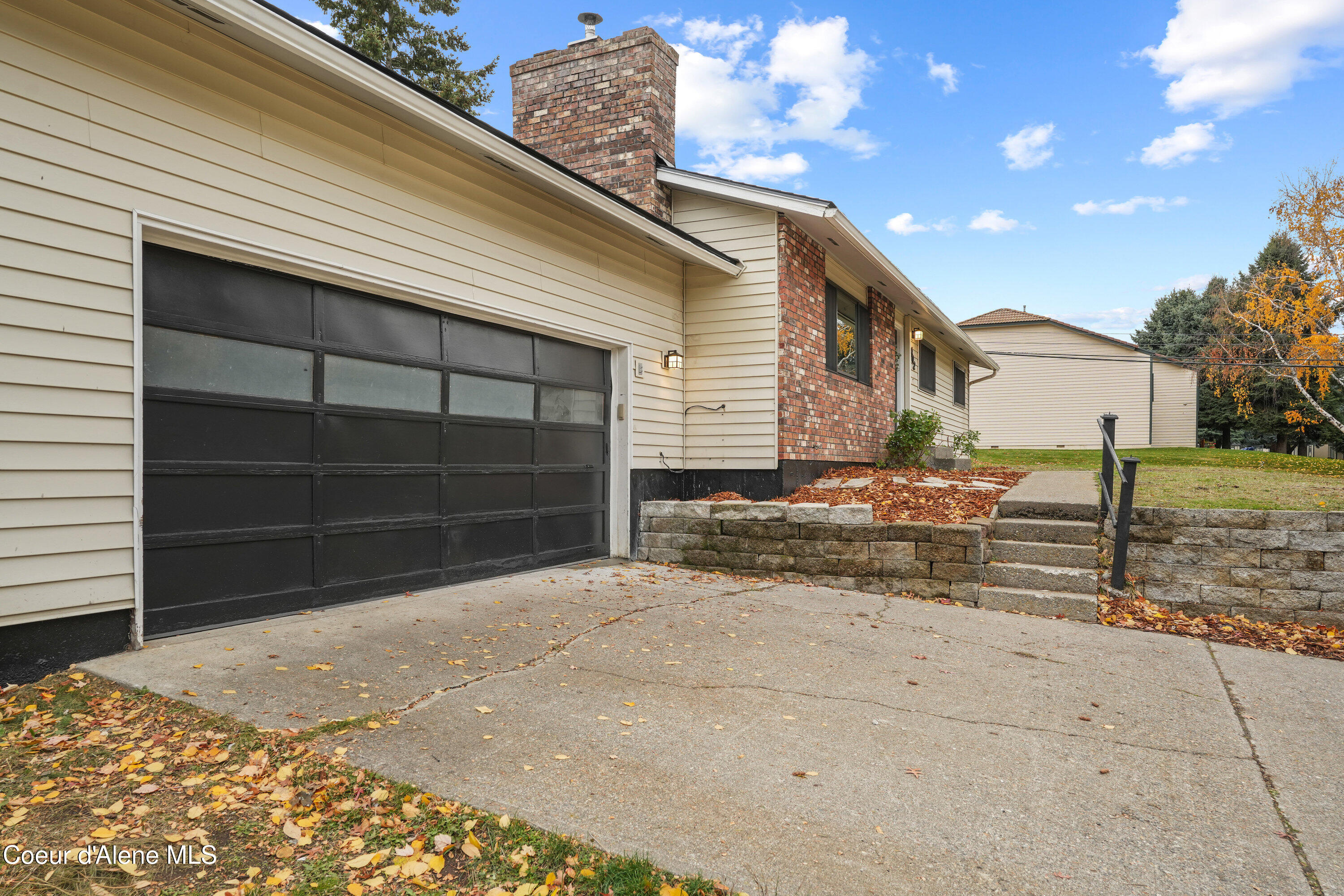 402 E SUNRISE DR, Coeur d'Alene