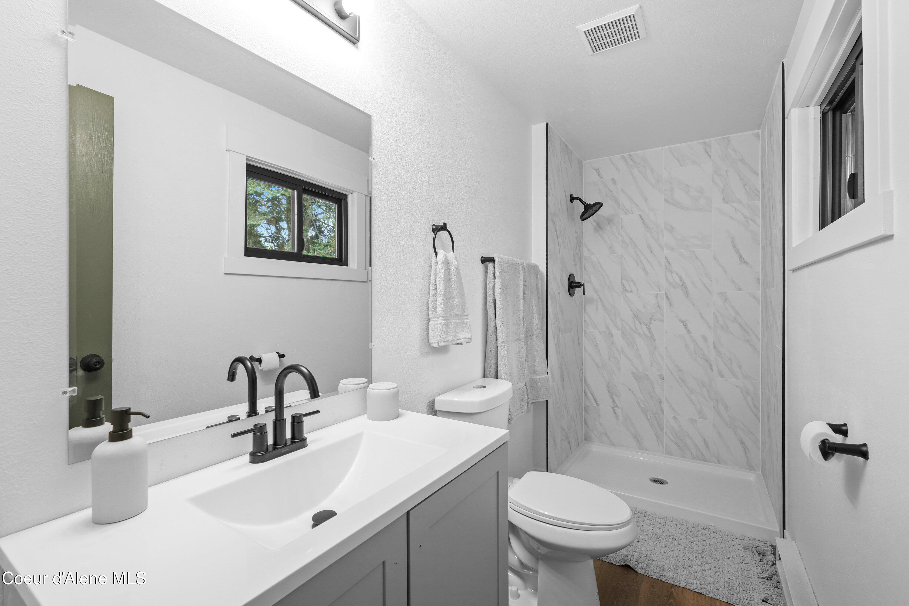 402 E SUNRISE DR, Coeur d'Alene