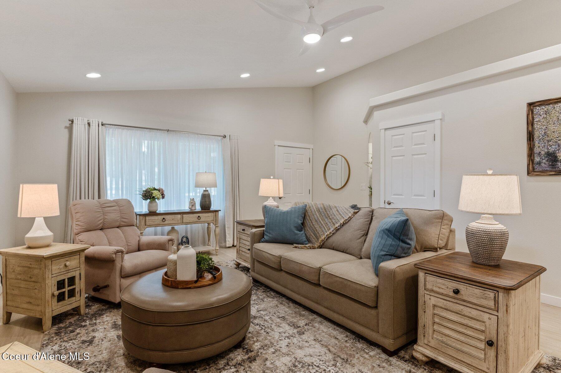 5835 E STEAMBOAT BEND