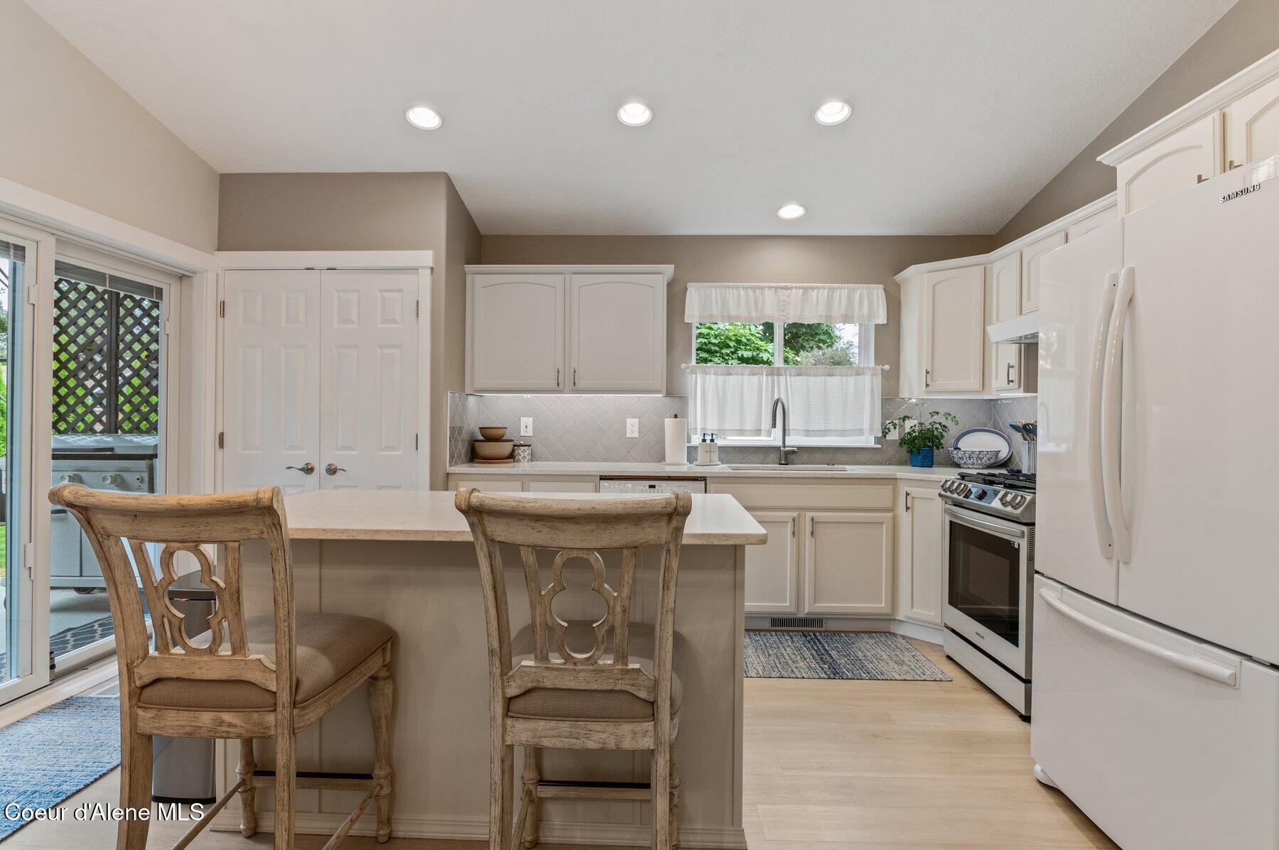 5835 E STEAMBOAT BEND