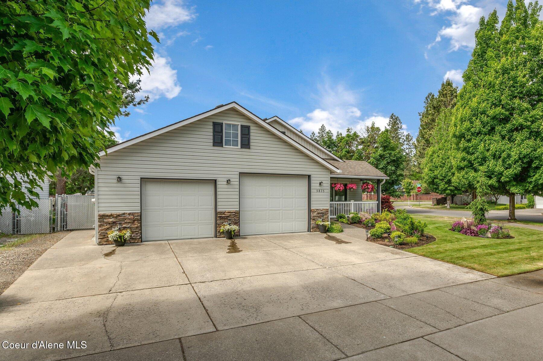 5835 E STEAMBOAT BEND